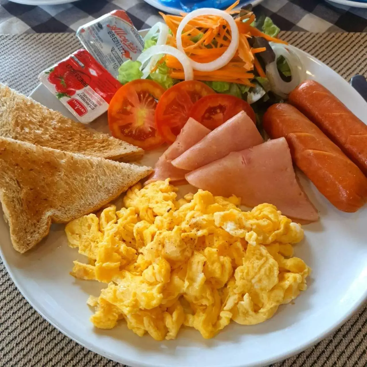 Breakfast, Food in Goldenbell Hotel Chiangmai