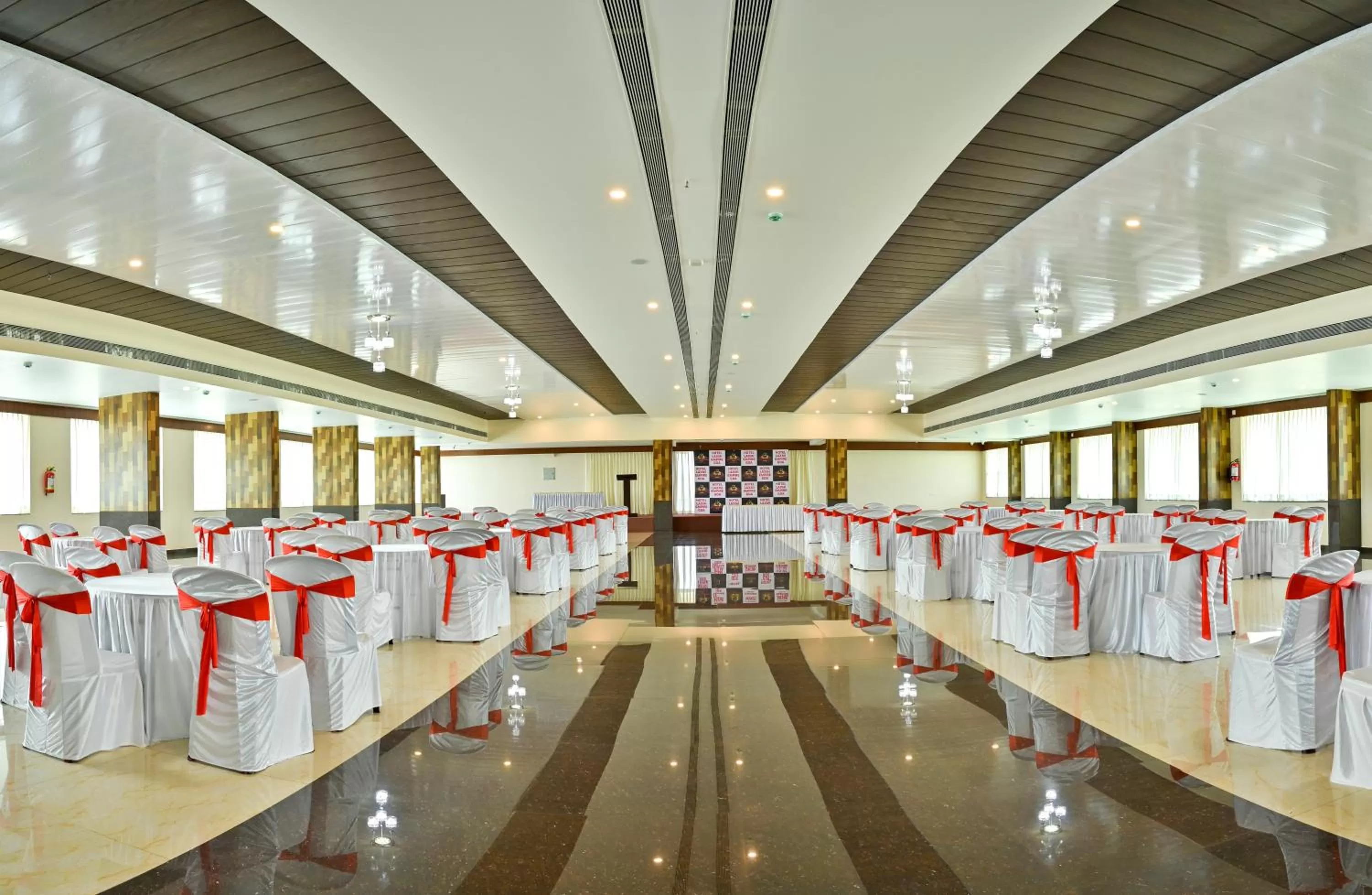 Banquet/Function facilities, Banquet Facilities in Hotel Laxmi Empire