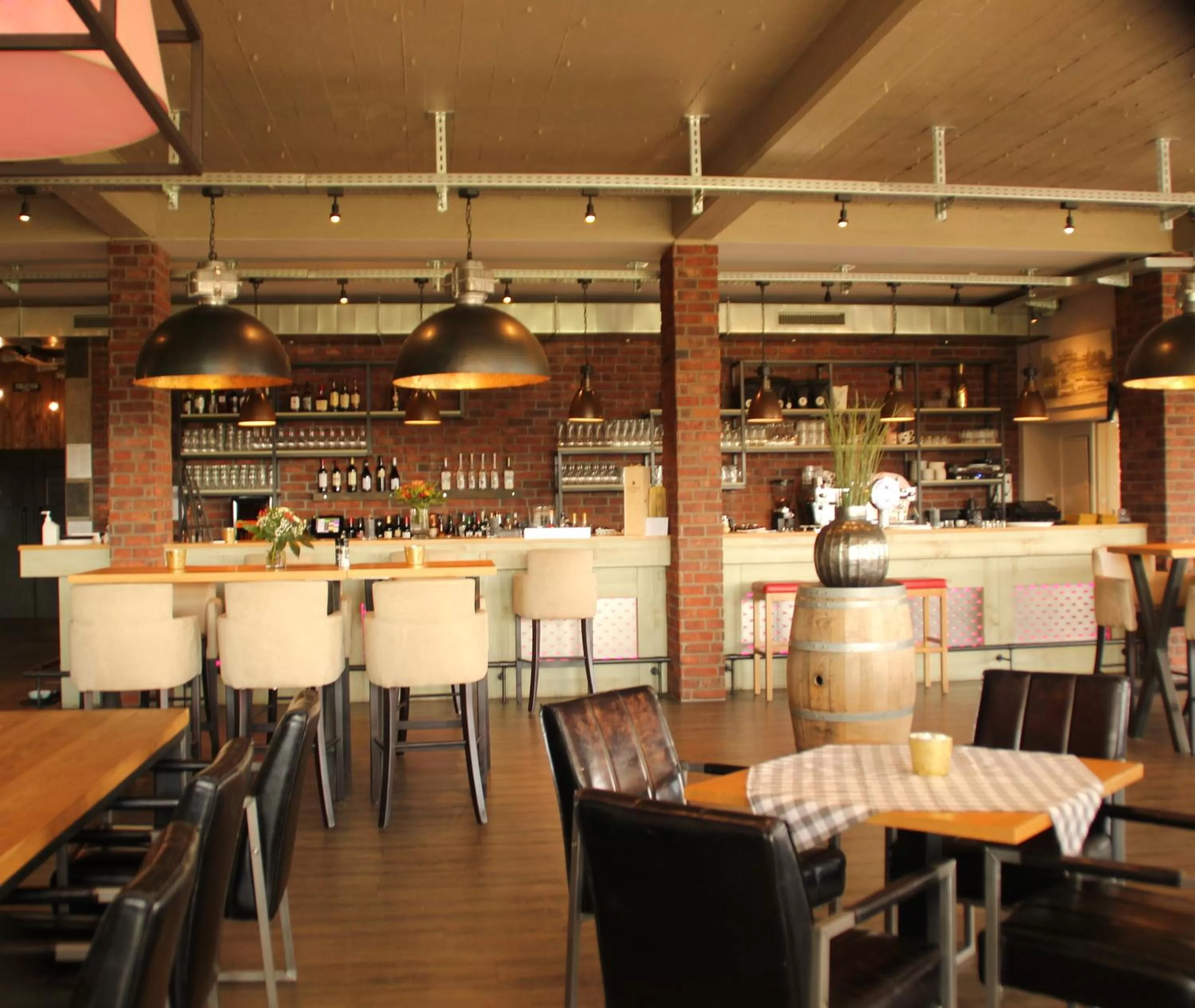 Restaurant/places to eat in Hotel Mintarder Wasserbahnhof