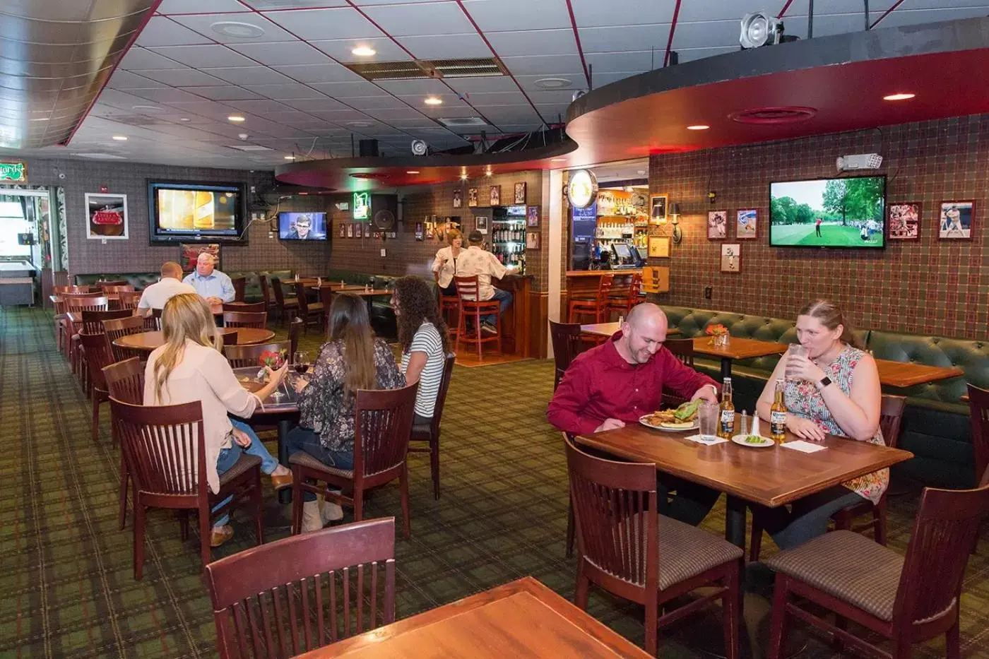 Lounge or bar, Restaurant/Places to Eat in Rogue Regency Inn & Suites