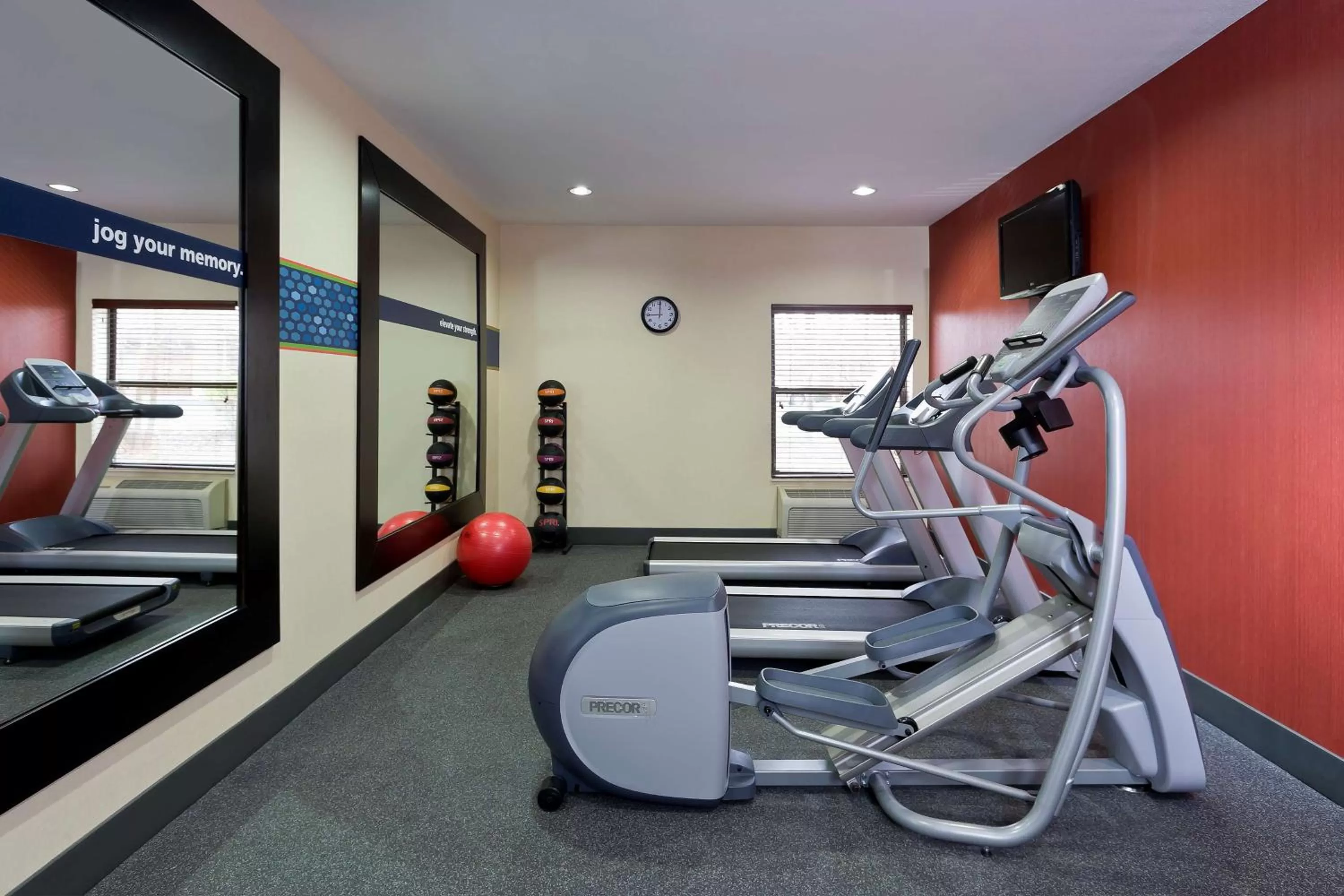 Fitness centre/facilities in Hampton Inn Chicago-Tinley Park