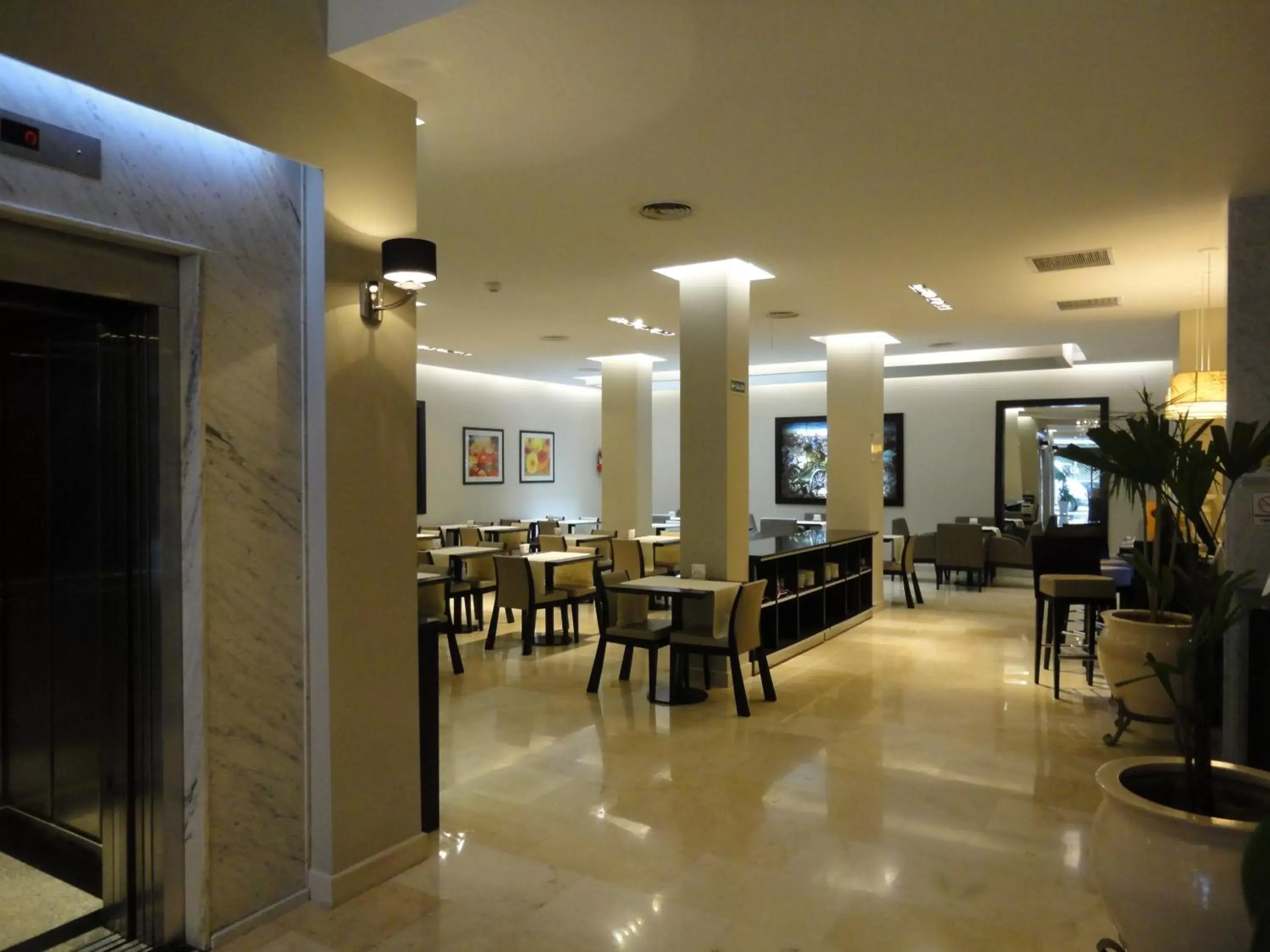 Lobby or reception, Restaurant/Places to Eat in Hotel Napoleón