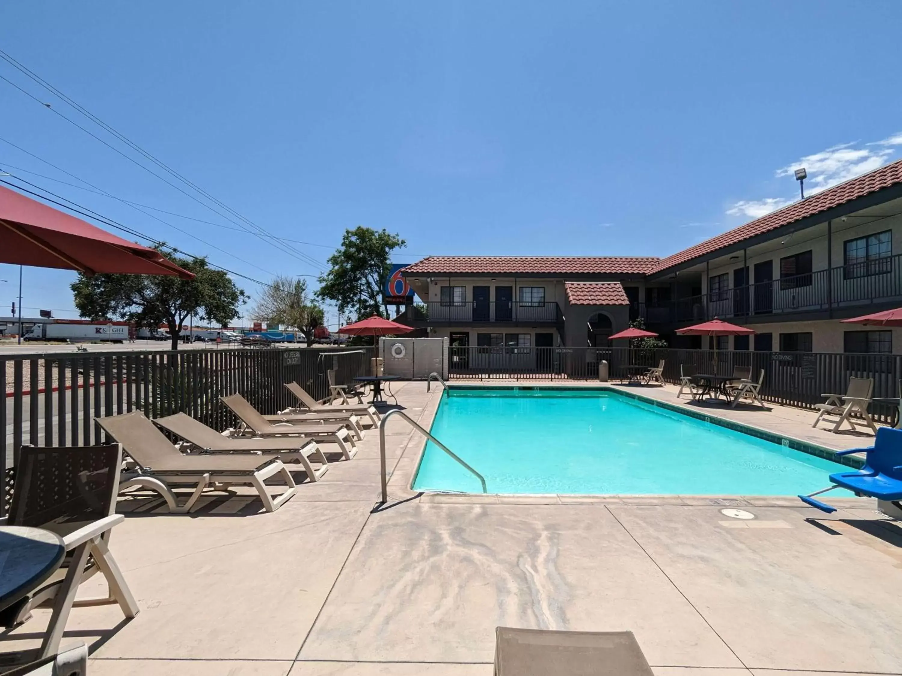 Pool view, Swimming Pool in Motel 6-Kingman, AZ - Route 66 East