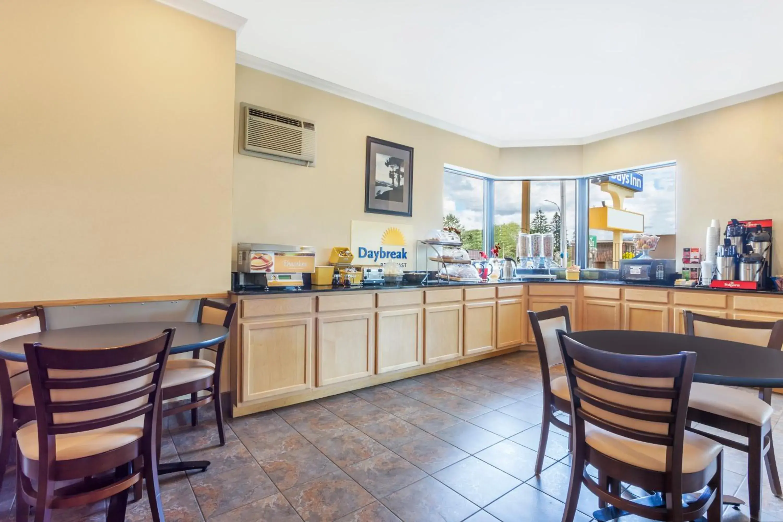 Continental breakfast, Restaurant/Places to Eat in Days Inn By Wyndham Bellingham WA