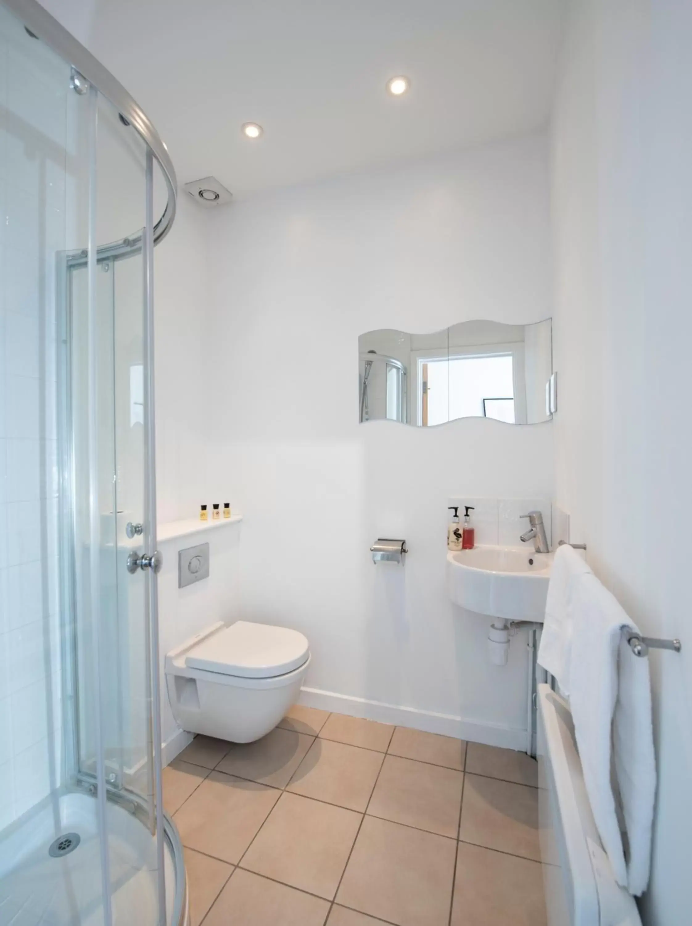 Single Room - single occupancy in The Royal Burnham Yacht Club Single Room - single occupancy in The Royal Burnham Yacht Club