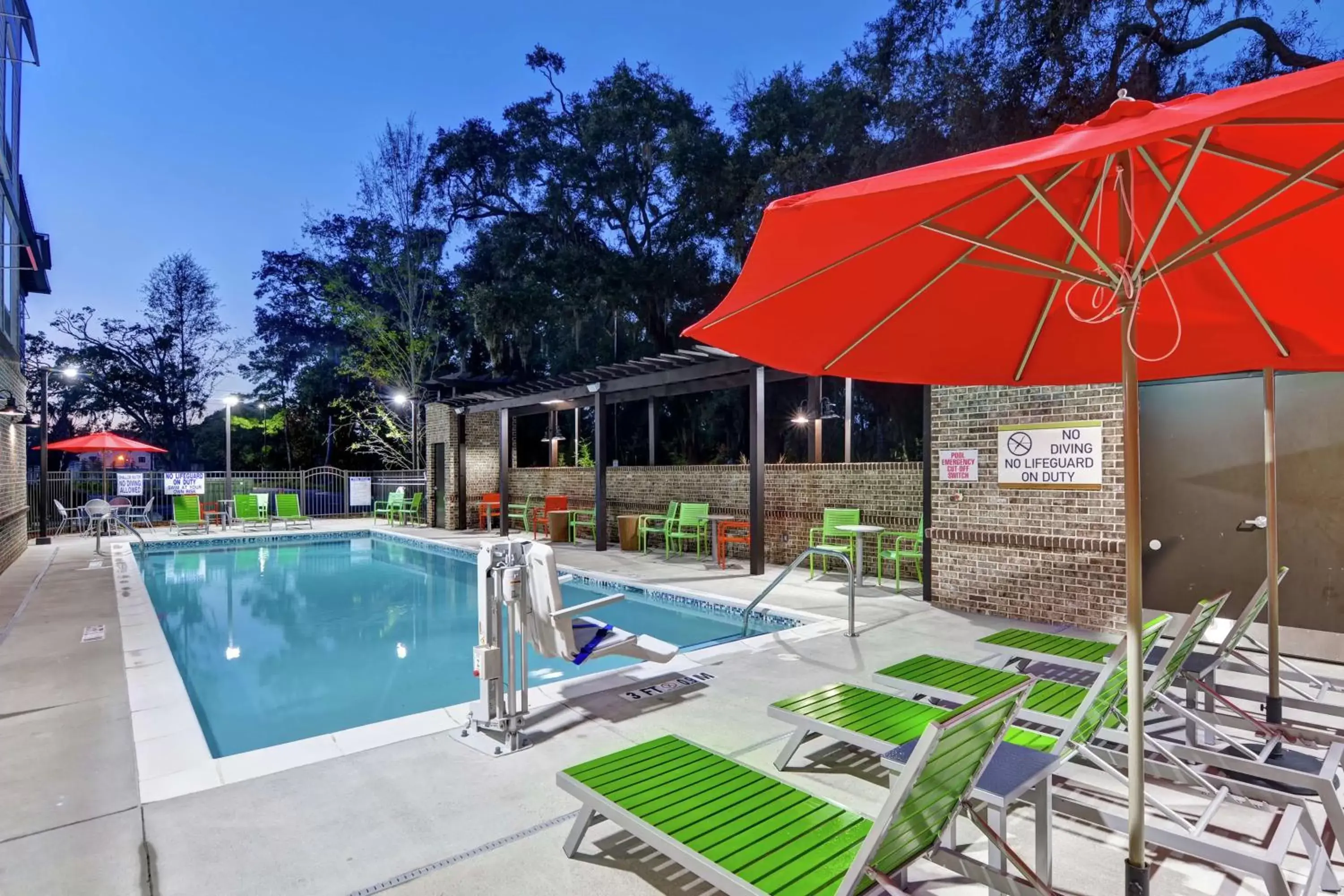 Pool view, Swimming Pool in Home2 Suites By Hilton Hilton Head