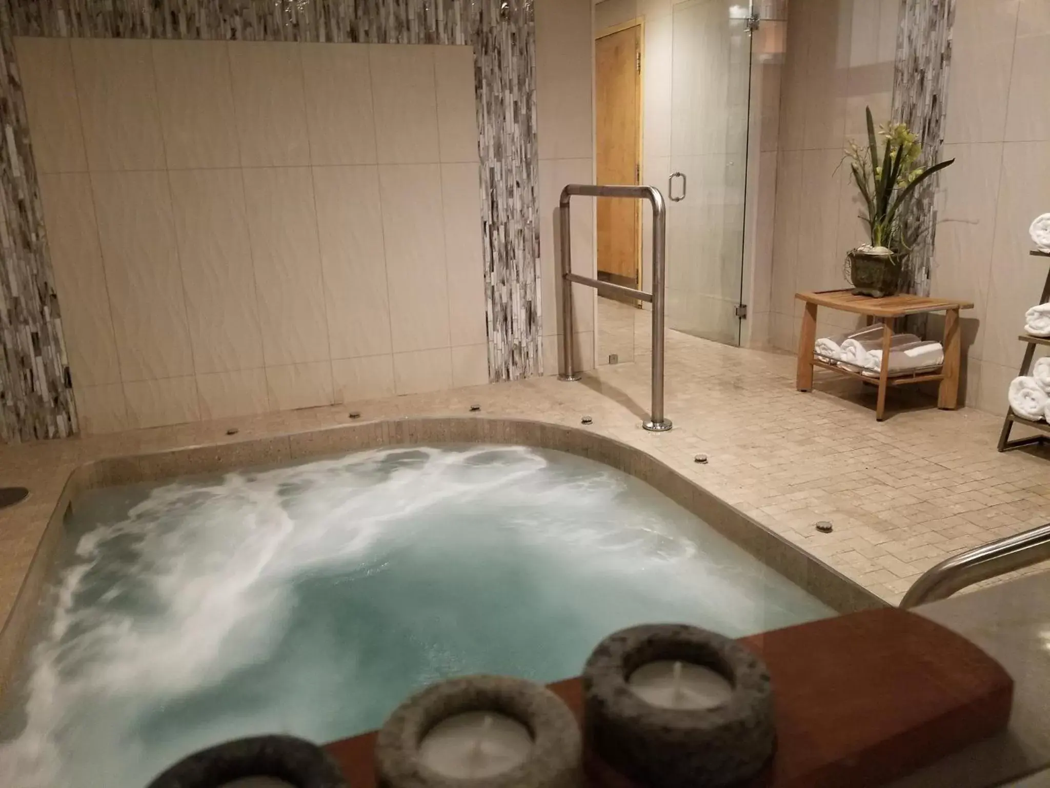 Hot Tub in Portland Regency Hotel & Spa