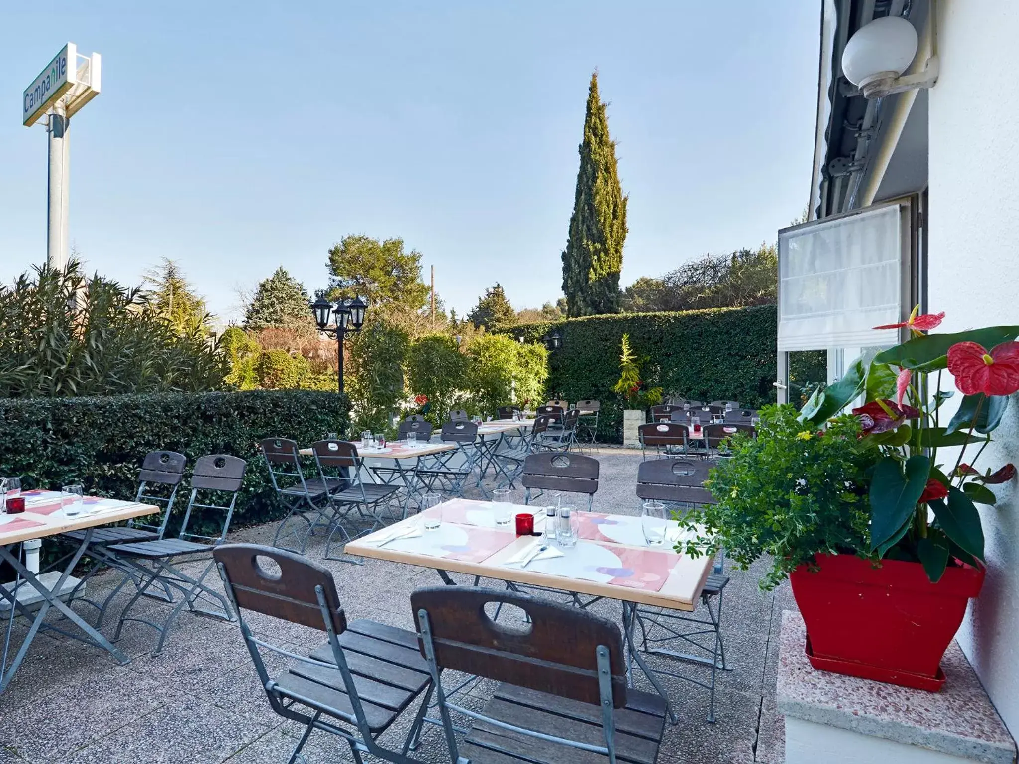 Balcony/Terrace in Campanile Aix-En-Provence Est - Meyreuil