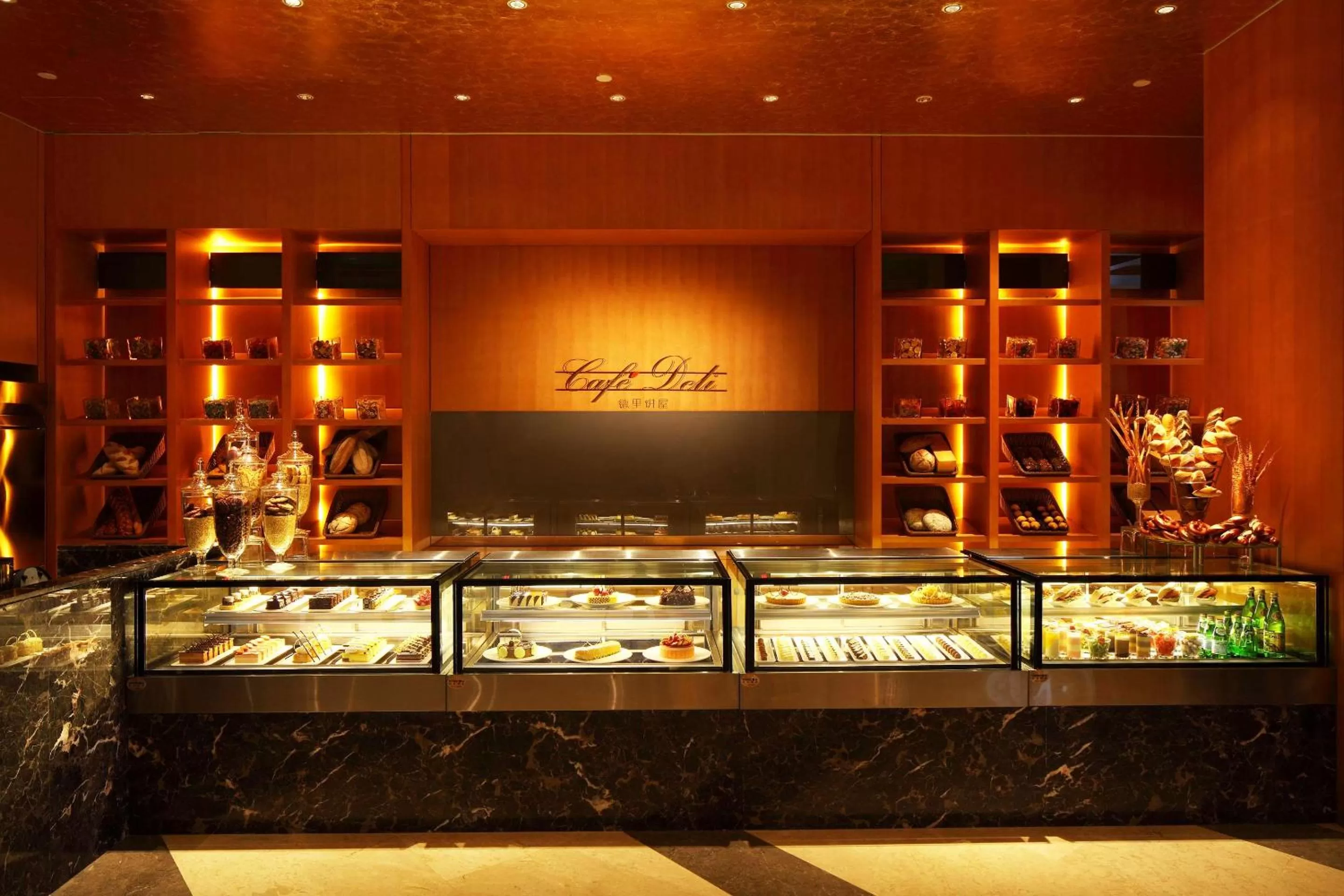 Restaurant/places to eat in Hilton Nanjing Riverside