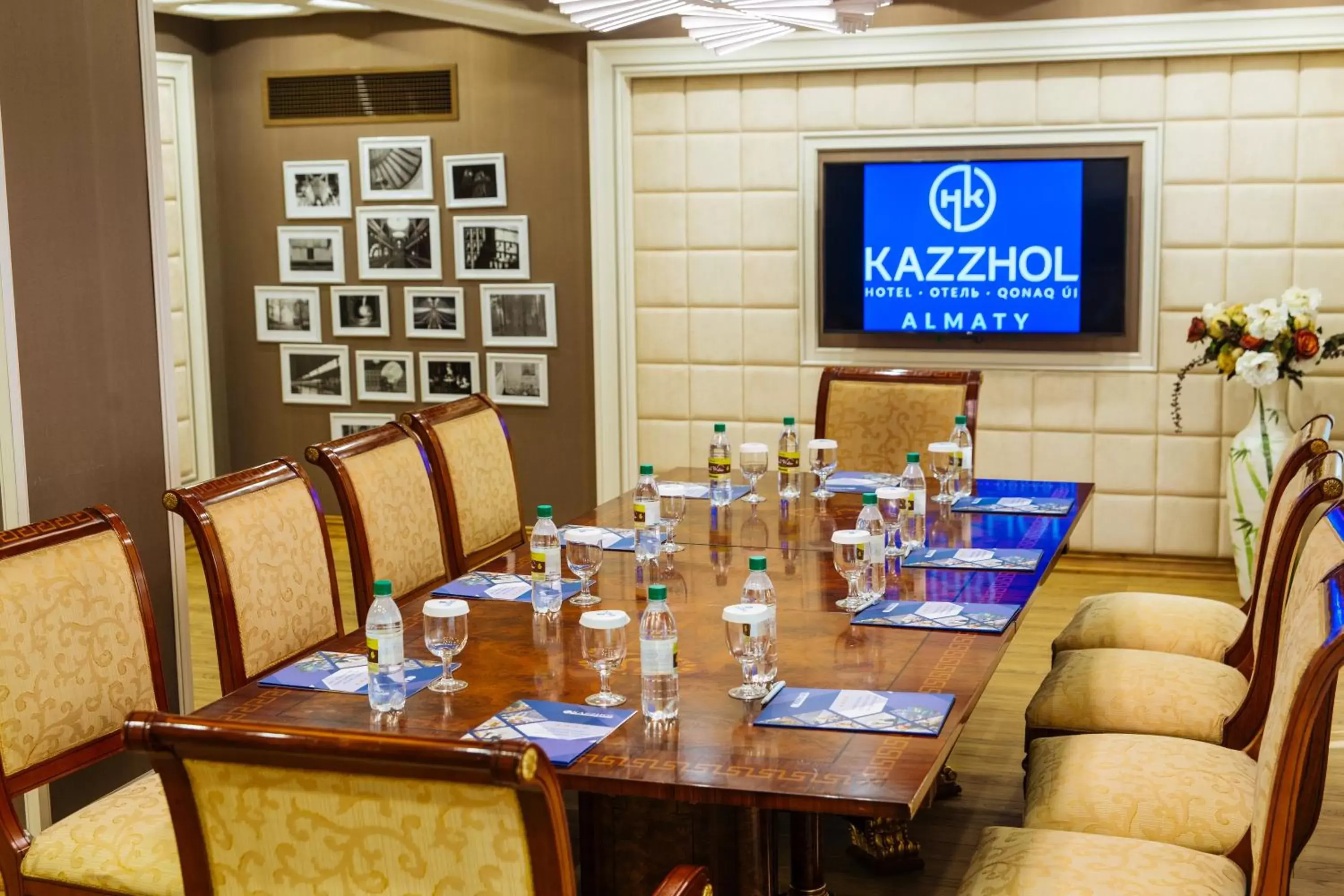 Restaurant/Places to Eat in Hotel Kazzhol Almaty