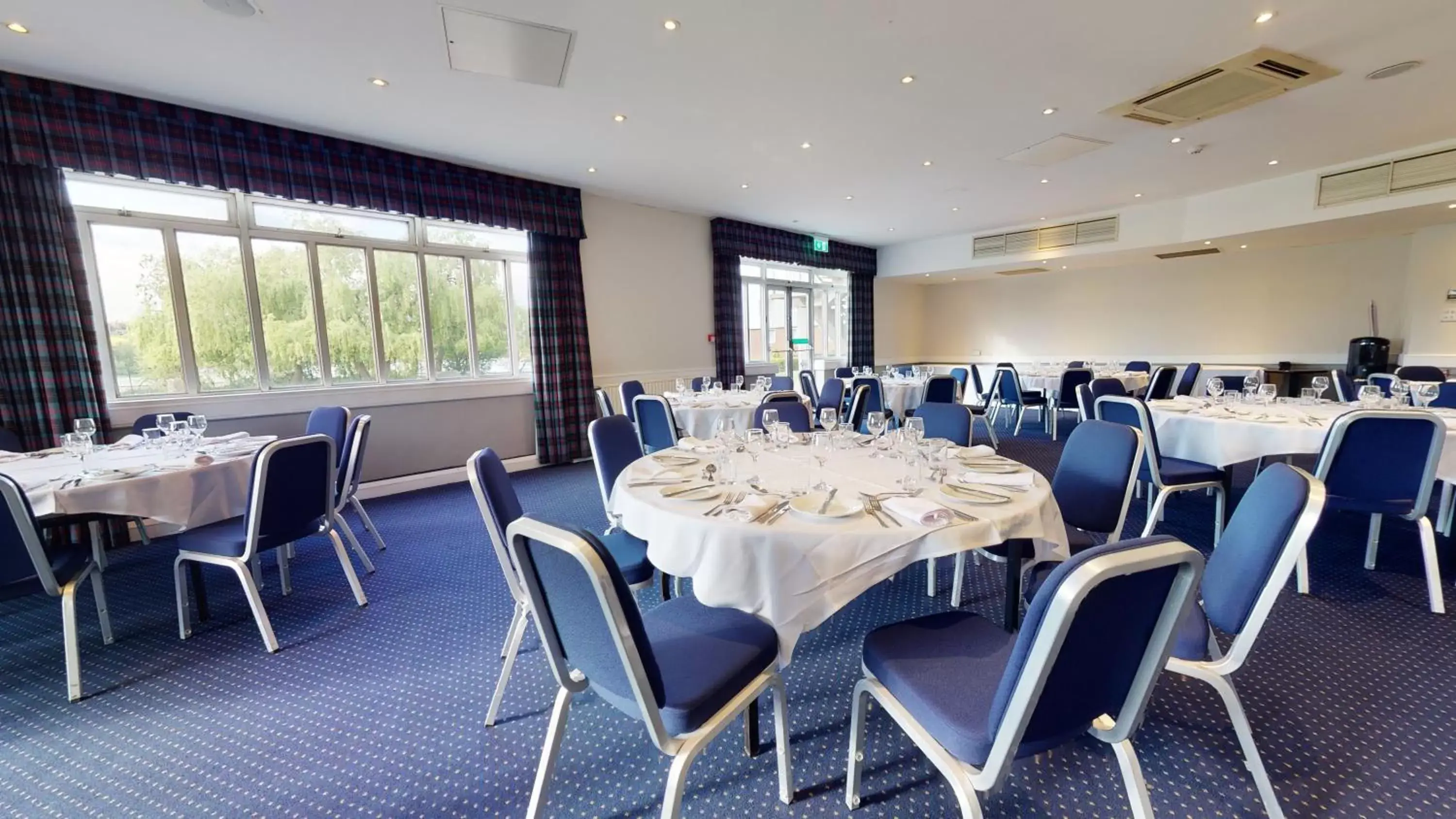 Meeting/conference room, Restaurant/Places to Eat in Holiday Inn Basildon, an IHG Hotel