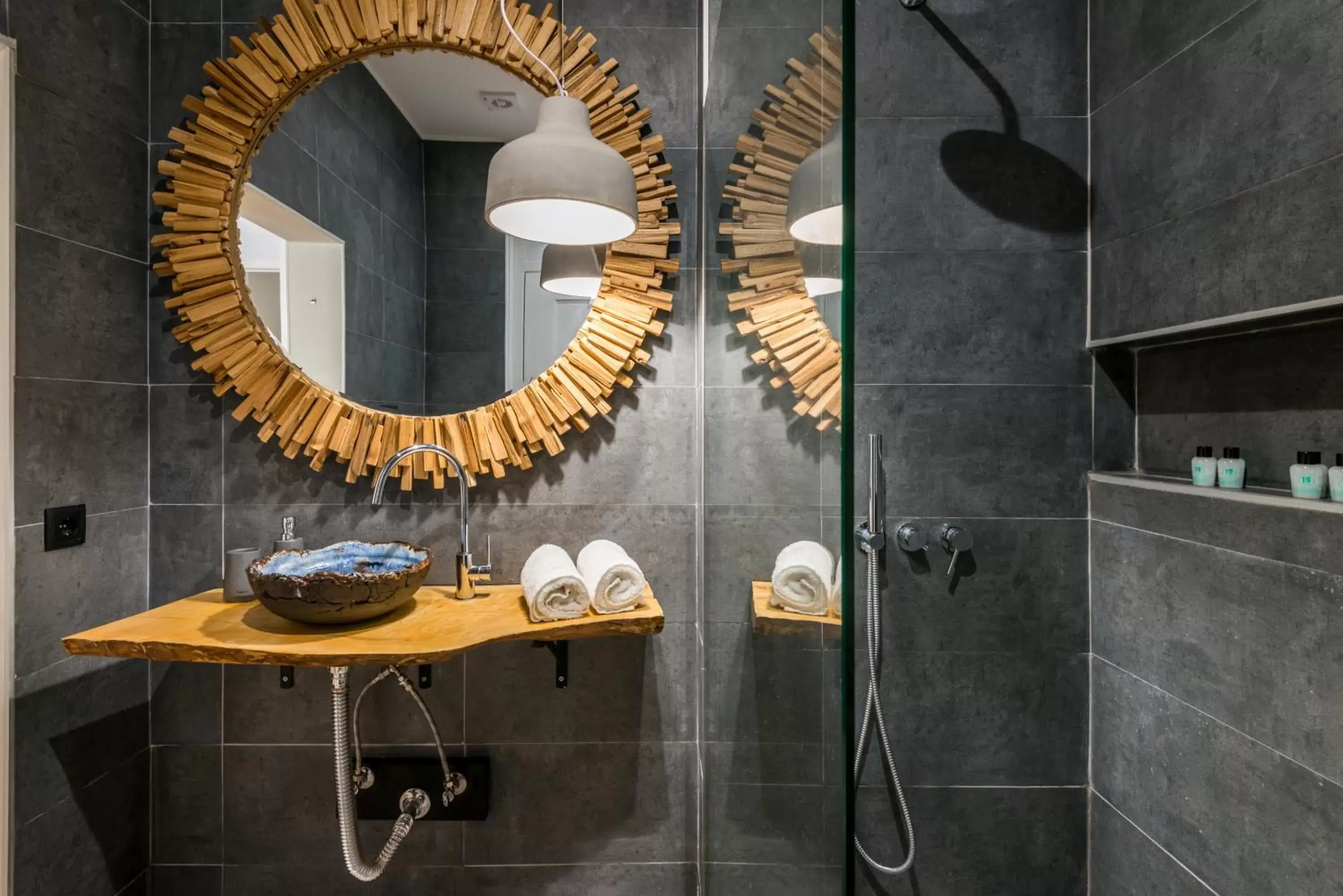 Bathroom in 19 Tile Ceramic Concept