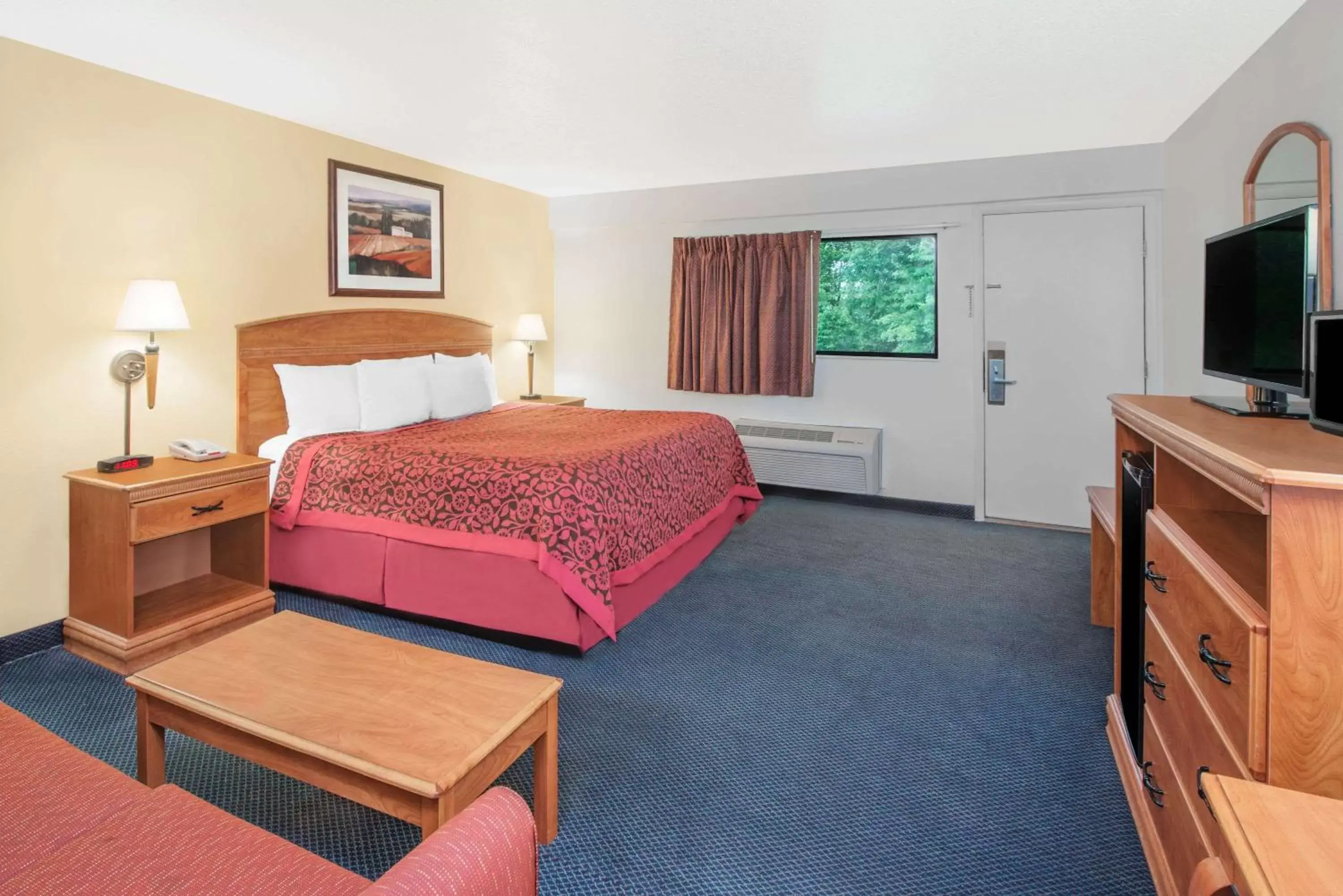 Photo of the whole room in Days Inn by Wyndham Kingdom City