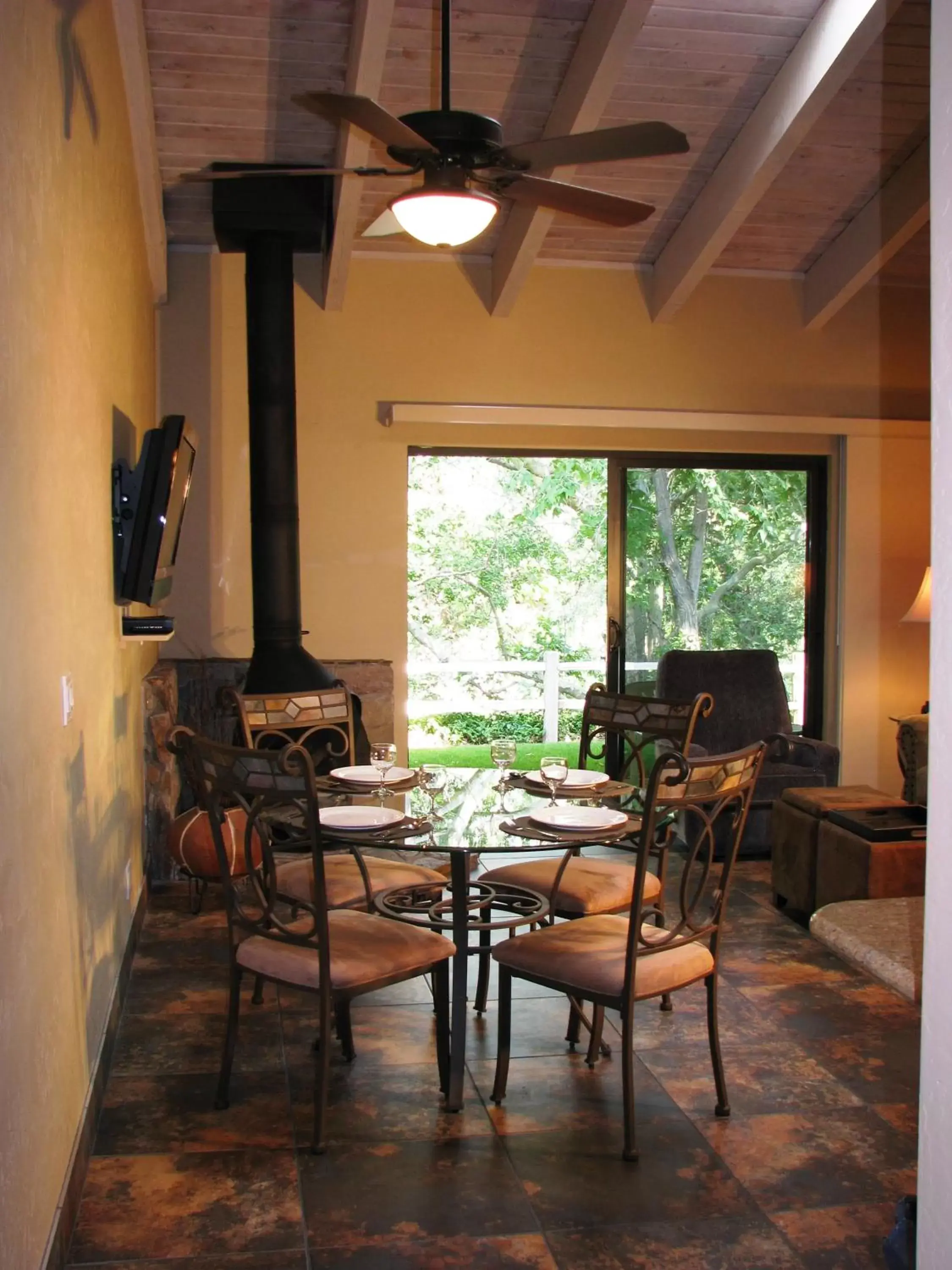 Dining Area in Villas at Poco Diablo, a VRI resort