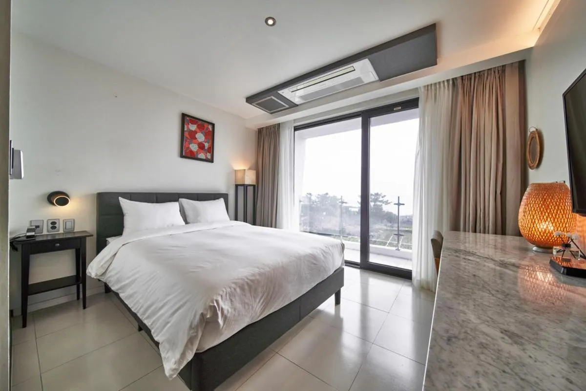 Bed in Lareem Boutique Hotel