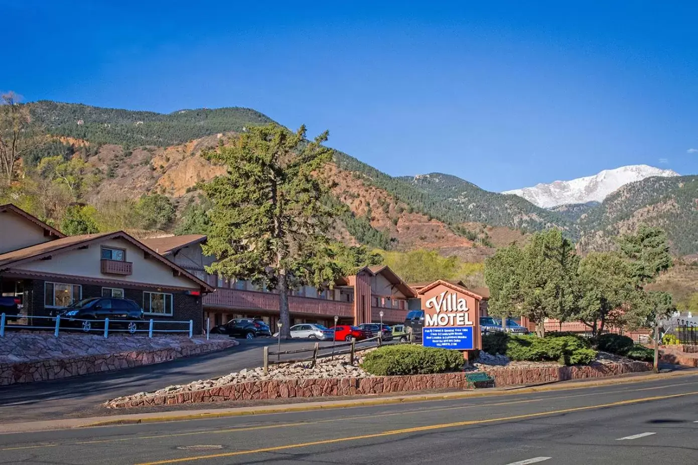 Property building in Villa Motel at Manitou Springs