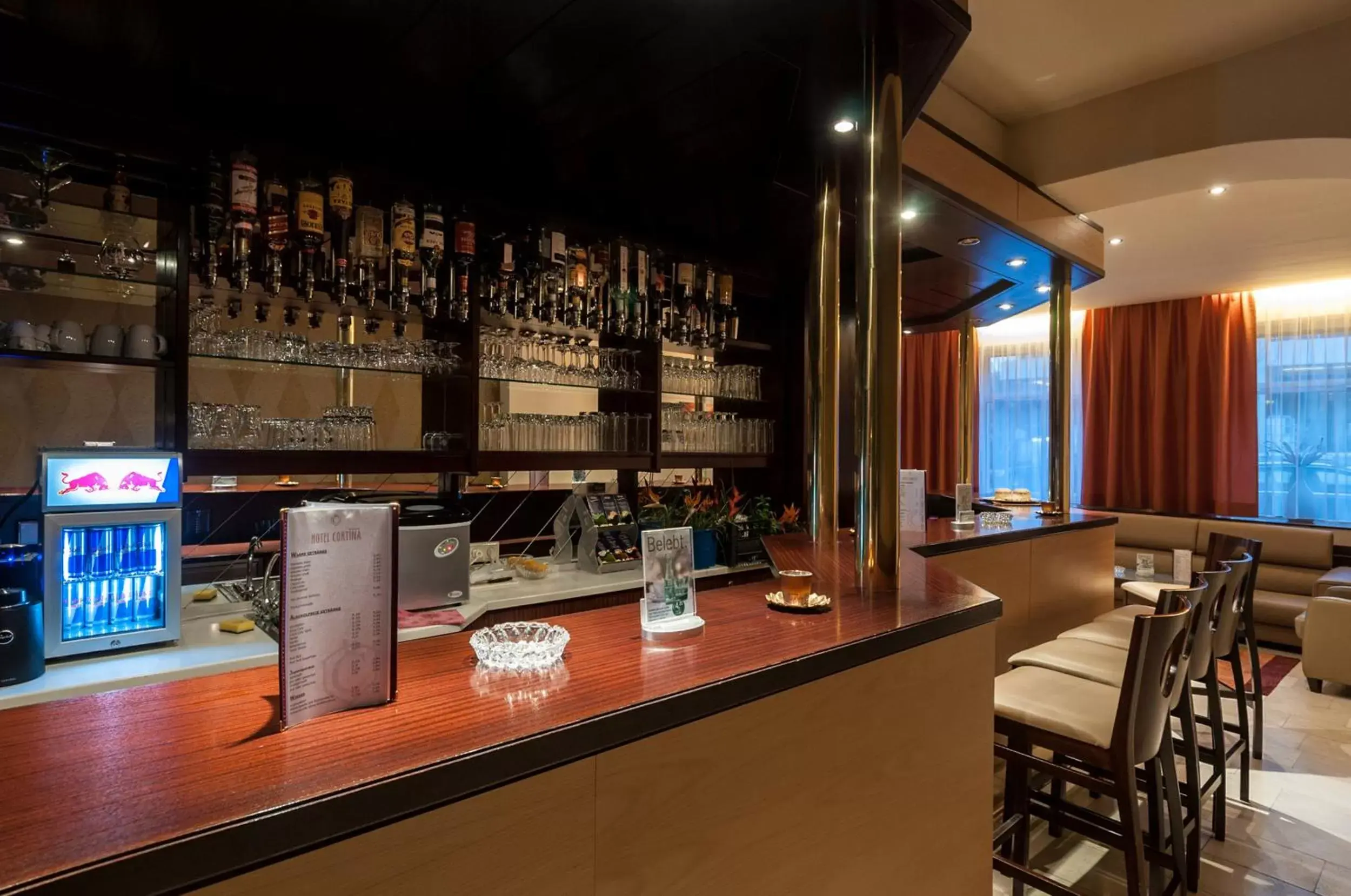 Lounge or bar, Lounge/Bar in Club Hotel Cortina