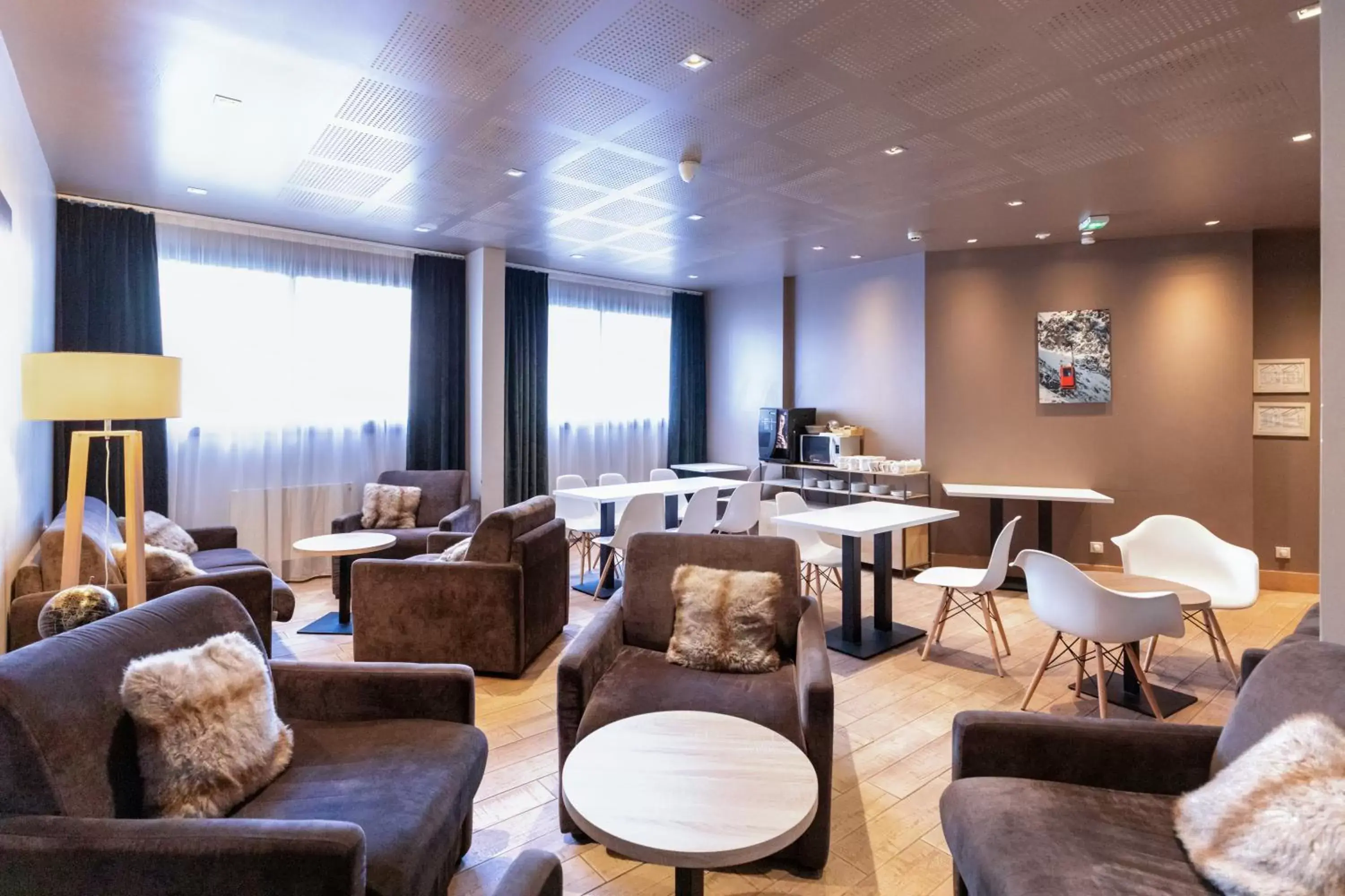 Lounge or bar in SOWELL HOTELS Le Parc & Spa