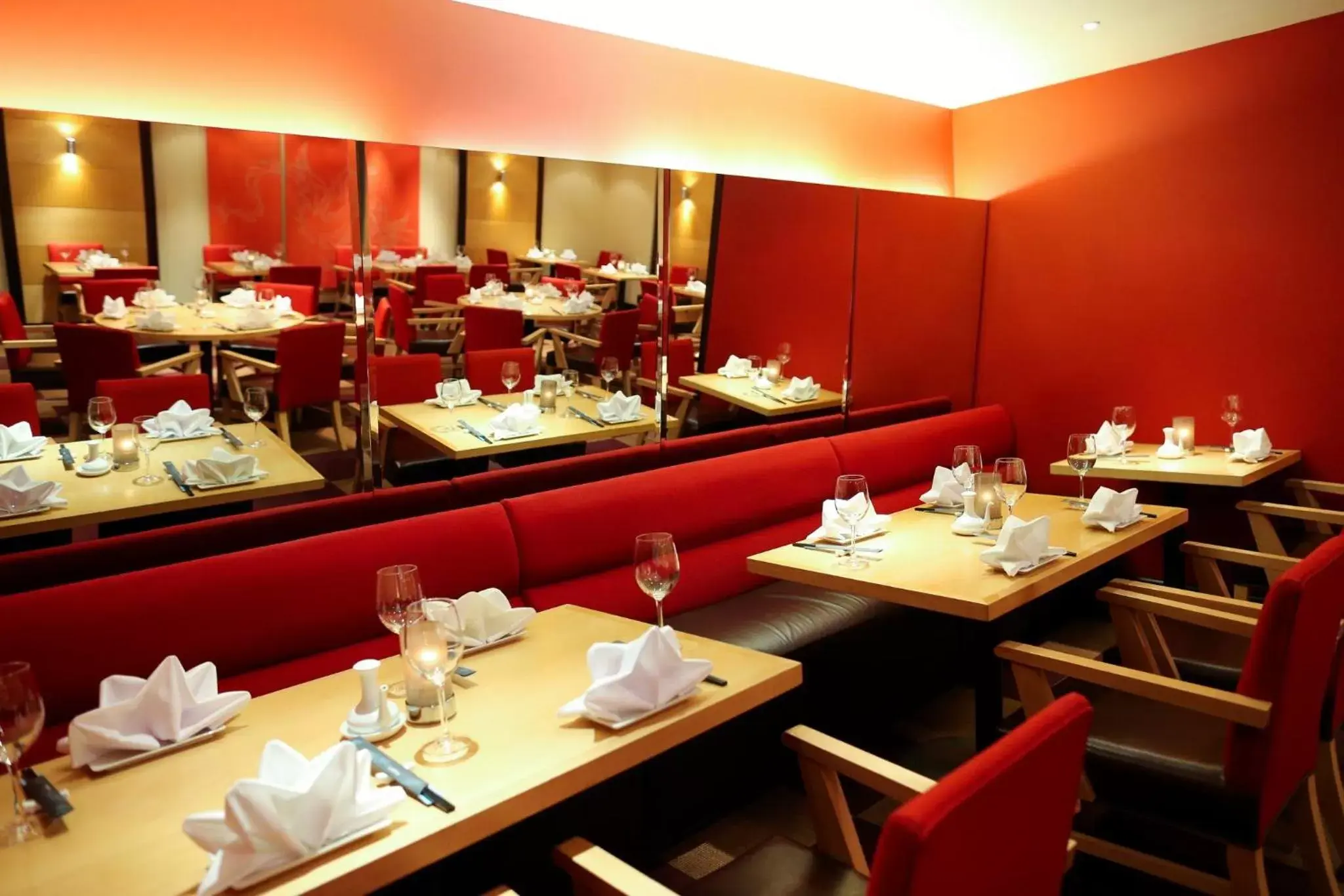 Restaurant/Places to Eat in Crowne Plaza Manchester Airport