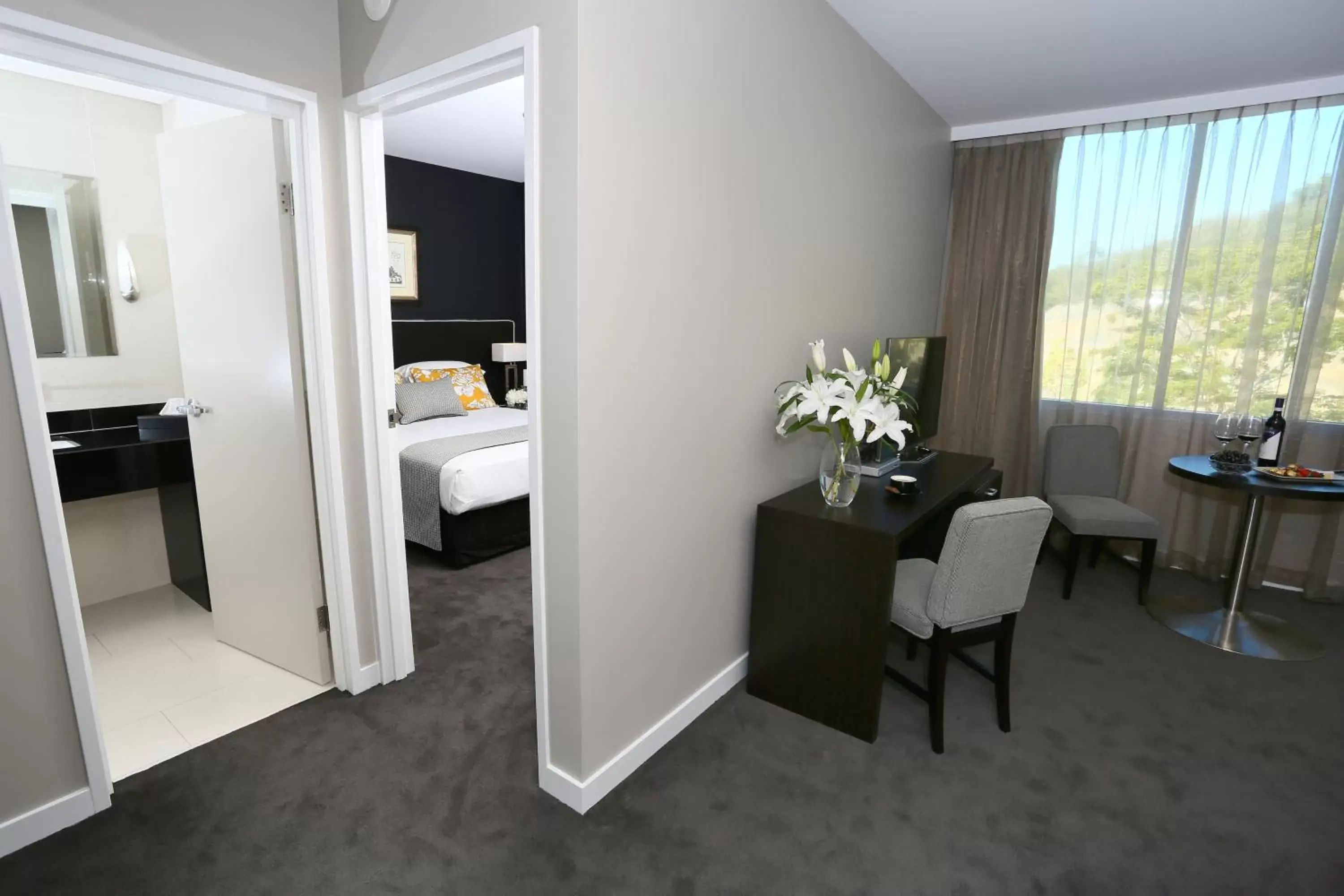 Bathroom, Seating Area in Springfield Lakes Boutique Hotel