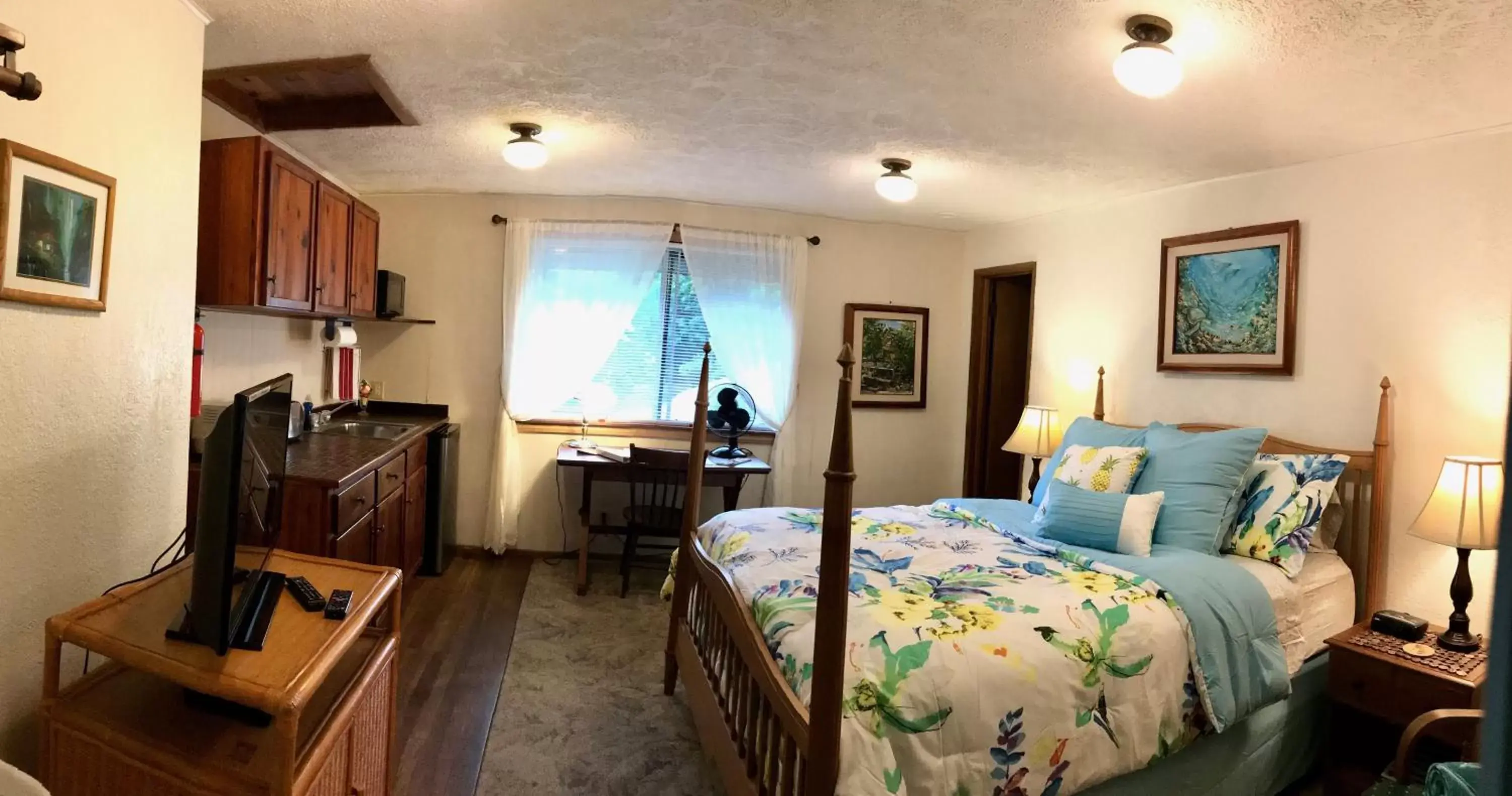 Bedroom in Hale Maluhia Country Inn