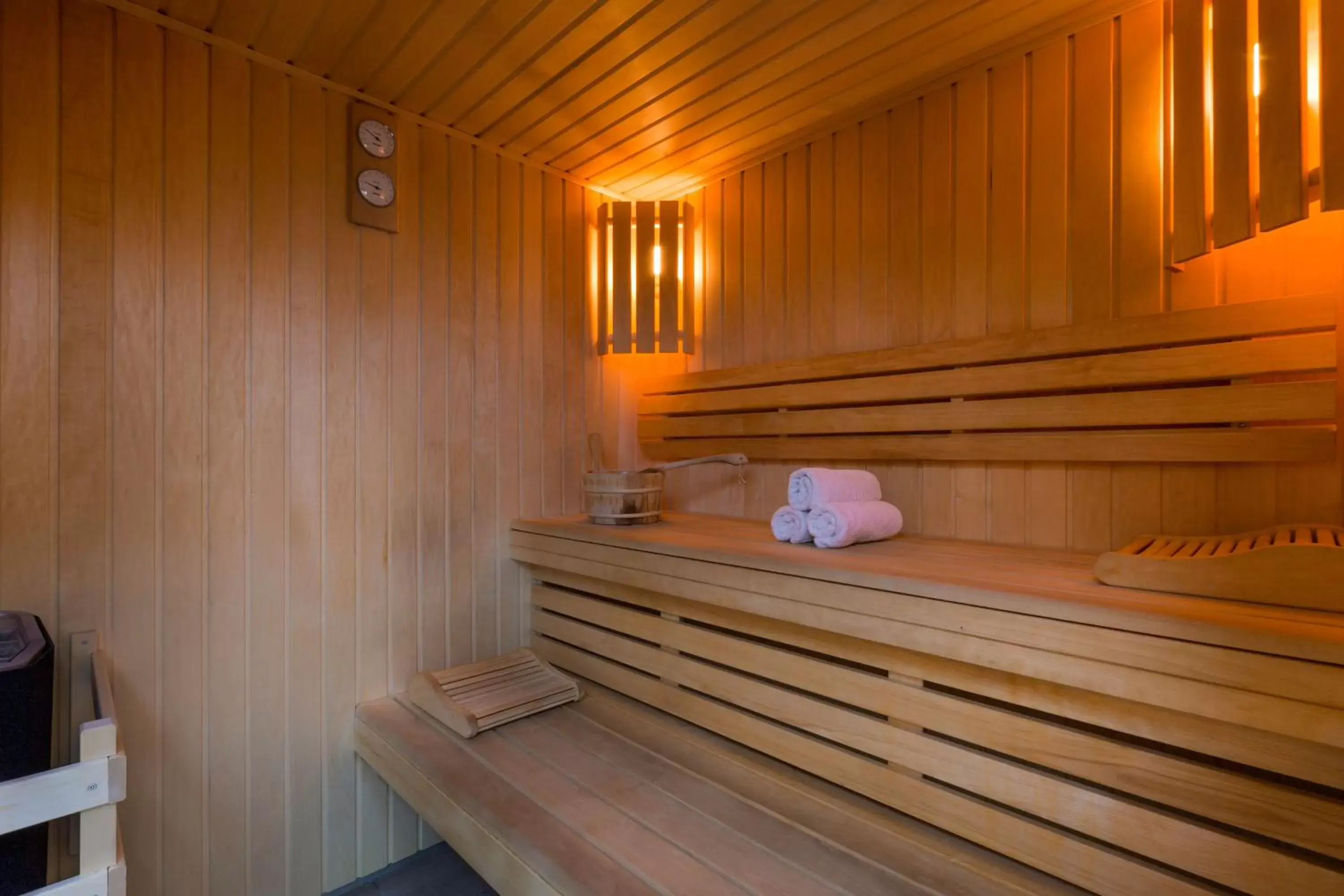 Sauna in Best Western Les Bains Hotel et SPA