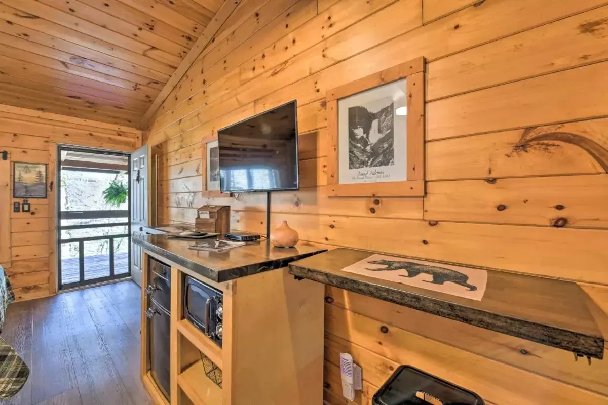 TV/Entertainment Center in The Lodge Nantahala River