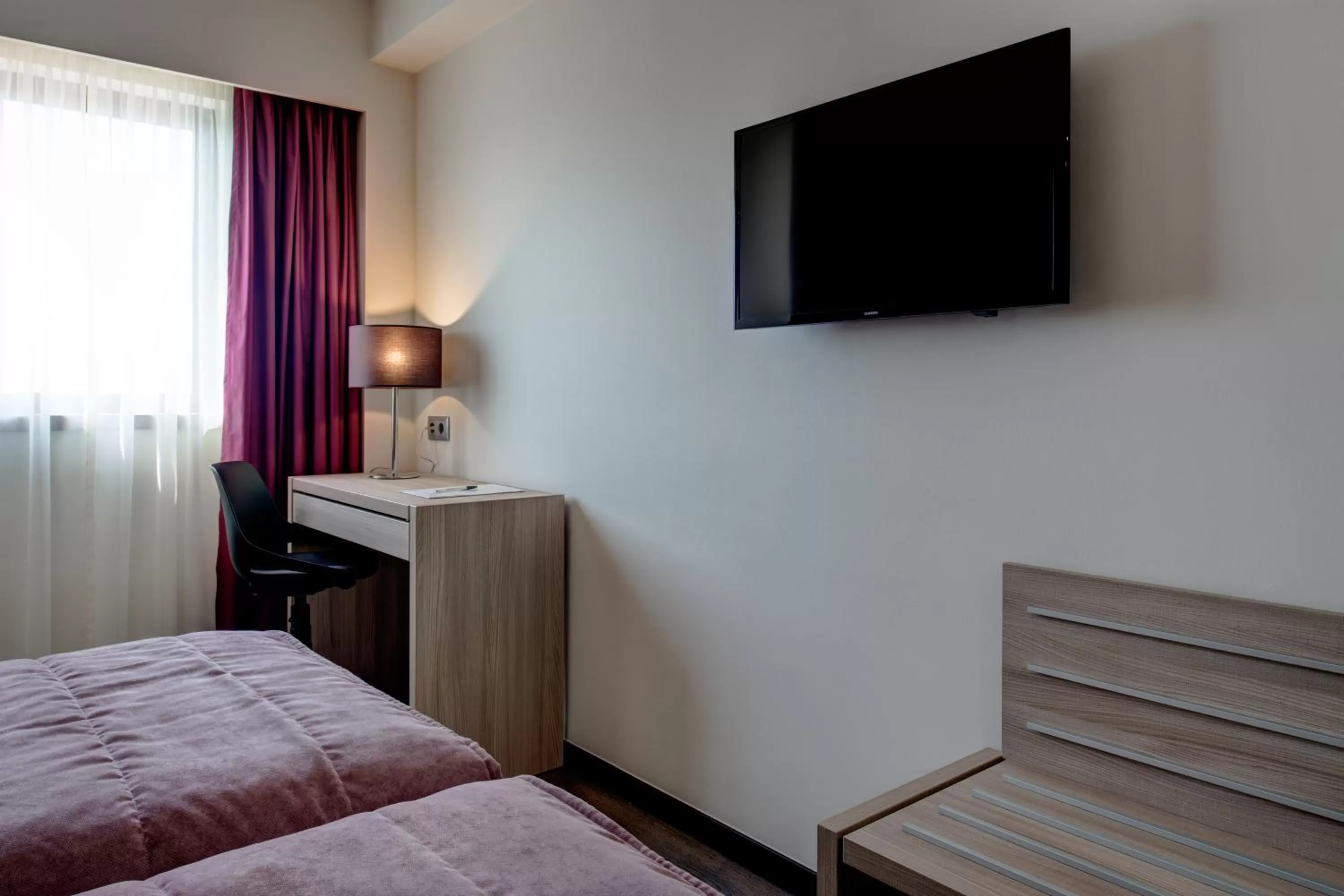 TV and multimedia, Bed in VIP Inn Berna Hotel