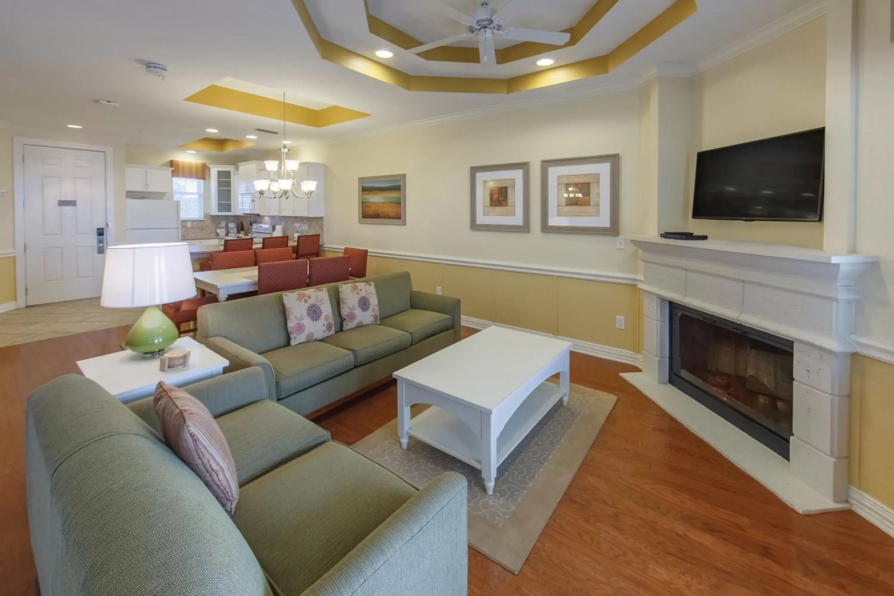 Two-Bedroom Grand Villa in Holiday Inn Club Vacations Villages Resort at Lake Palestine Two-Bedroom Grand Villa in Holiday Inn Club Vacations Villages Resort at Lake Palestine