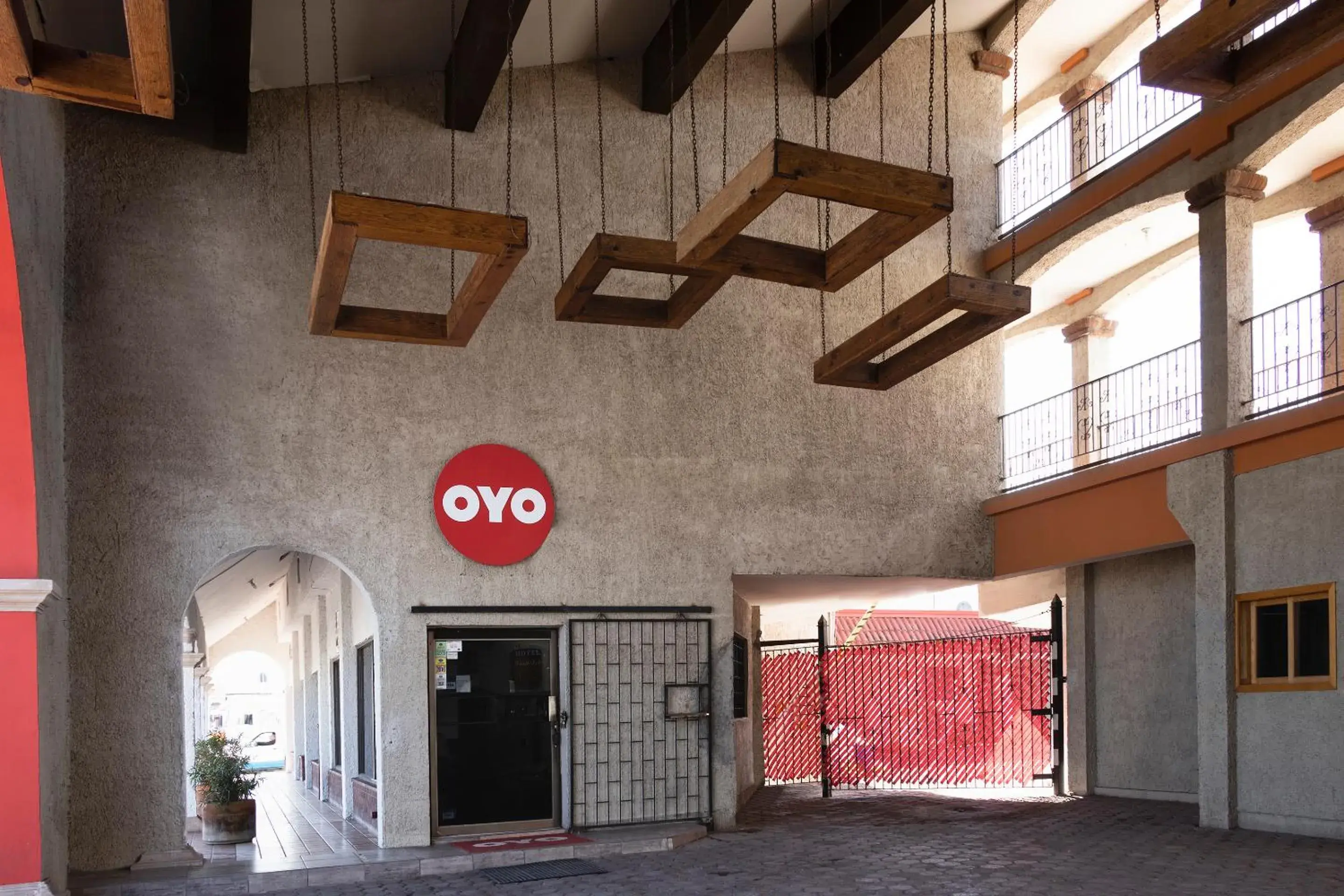 Facade/entrance in OYO Hotel Real Del Sur, Estadio Chihuahua