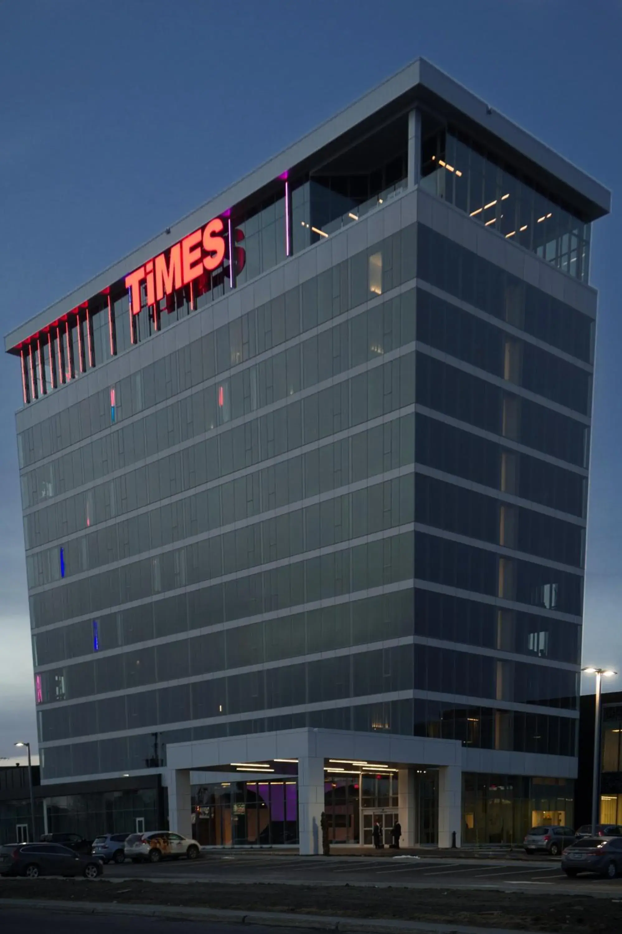 Facade/entrance, Property Building in Grand Times Hotel Drummondville