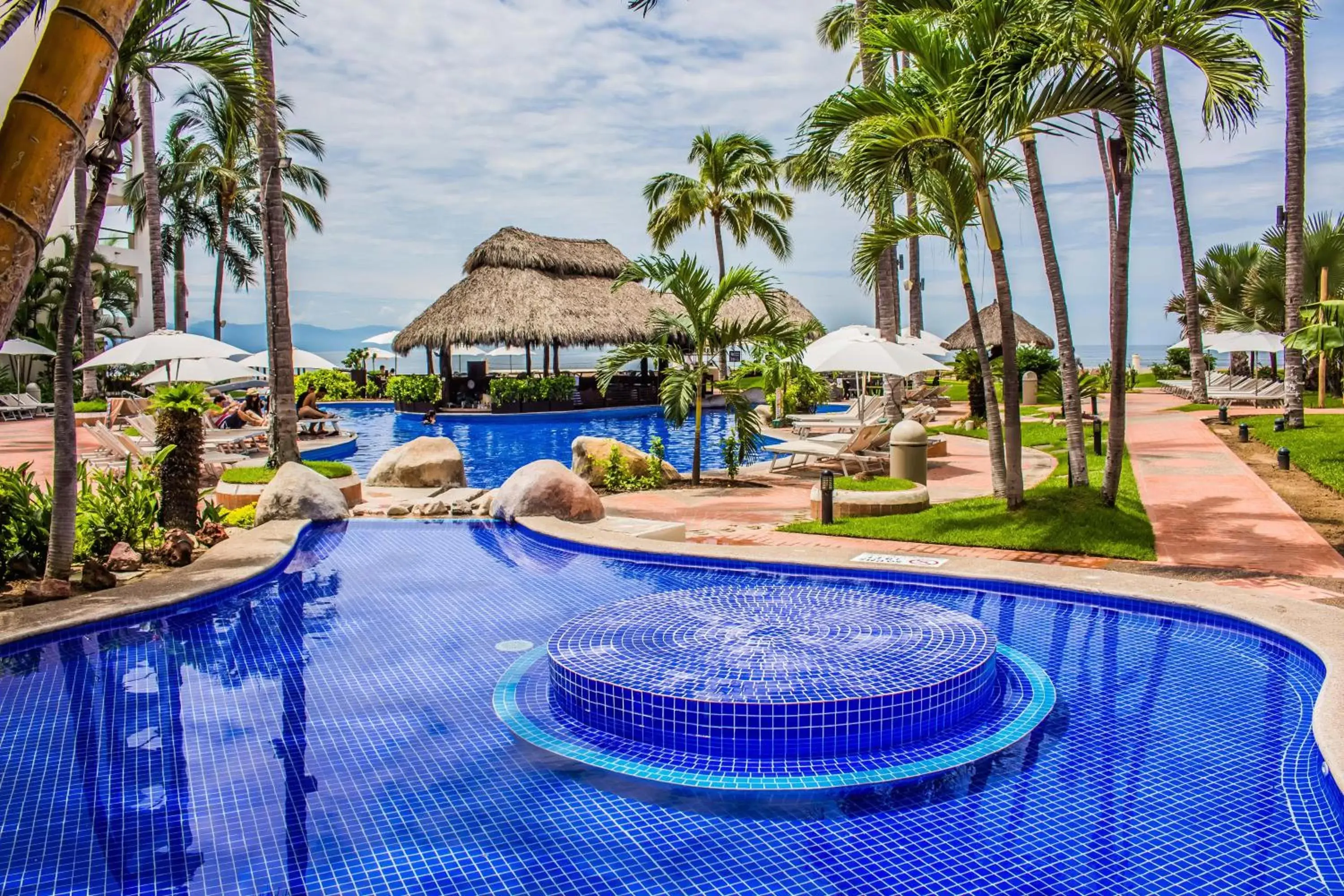 Day, Swimming Pool in Plaza Pelicanos Grand Beach Resort All Inclusive