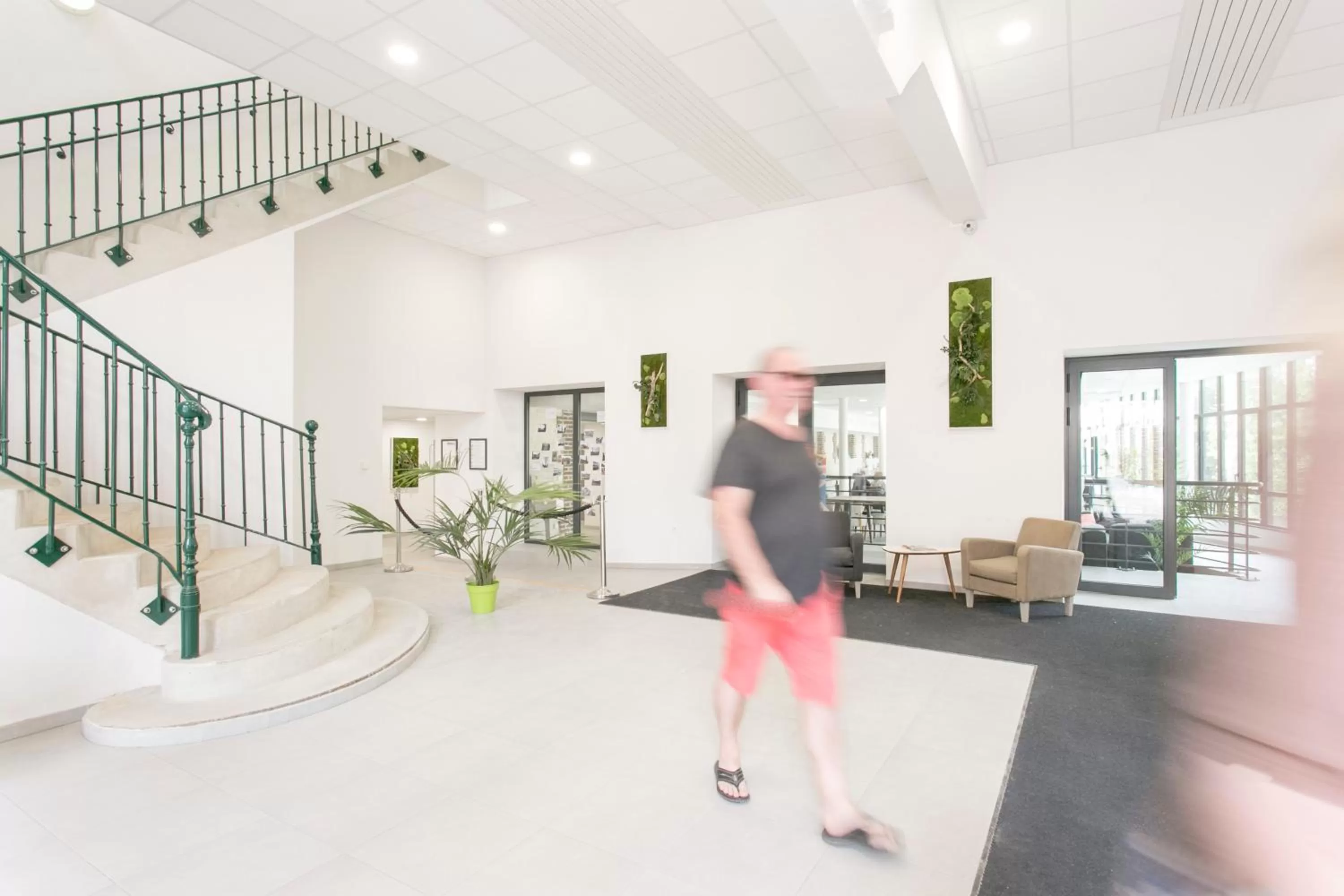 Lobby or reception in Zenao Appart'hôtels Troyes