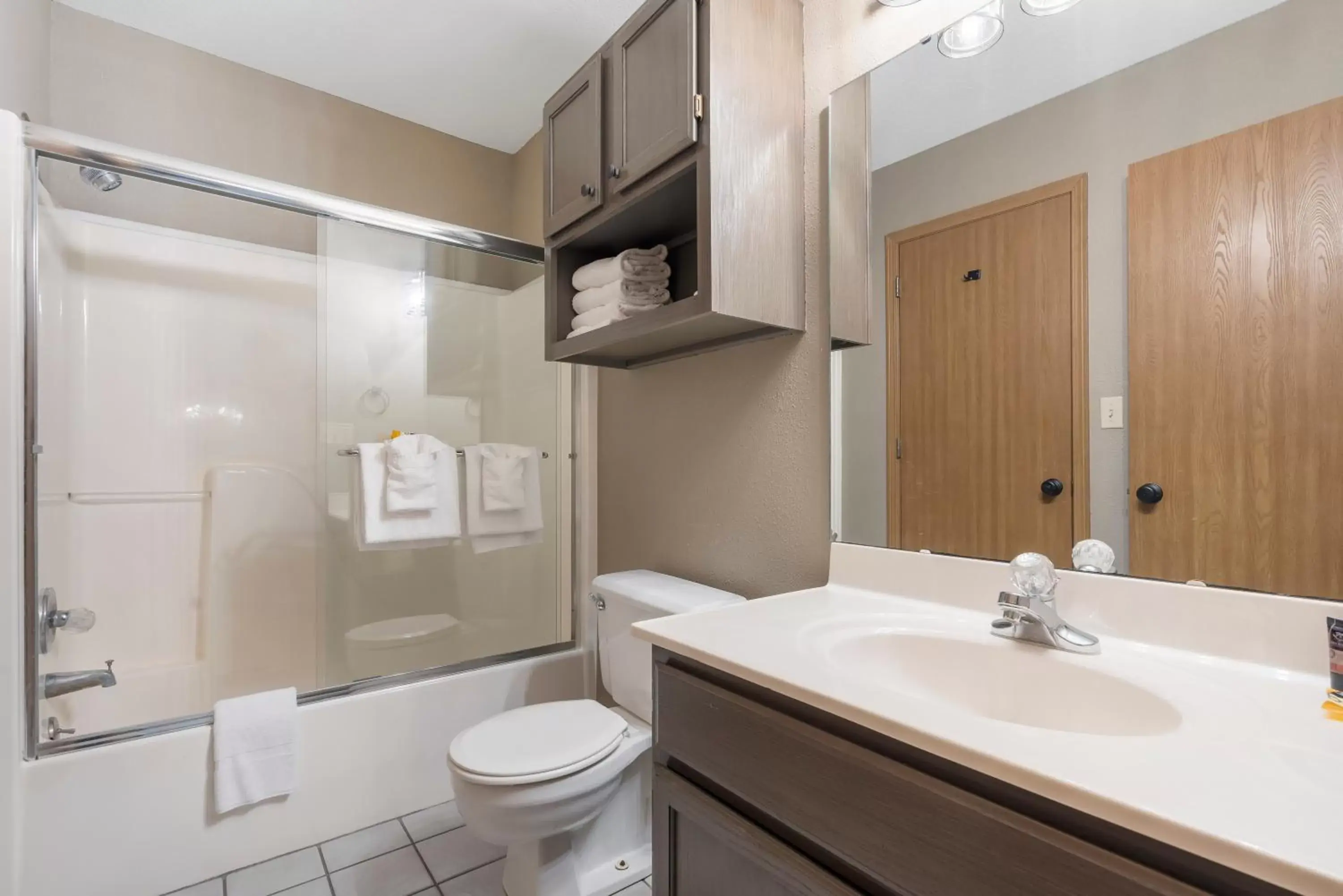 Bathroom in Table Rock Resorts at Indian Point