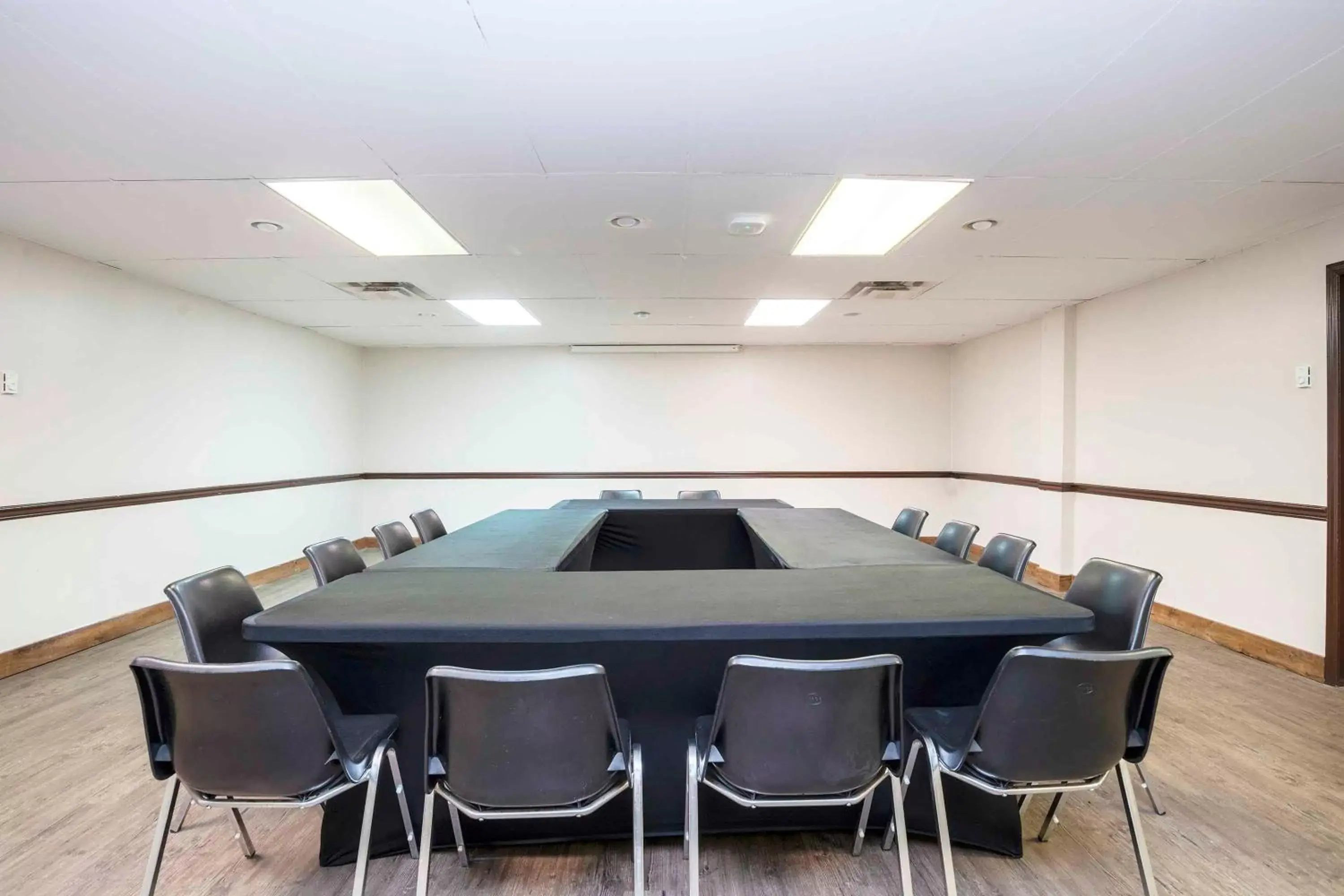 Meeting/conference room in Sandman Hotel Terrace