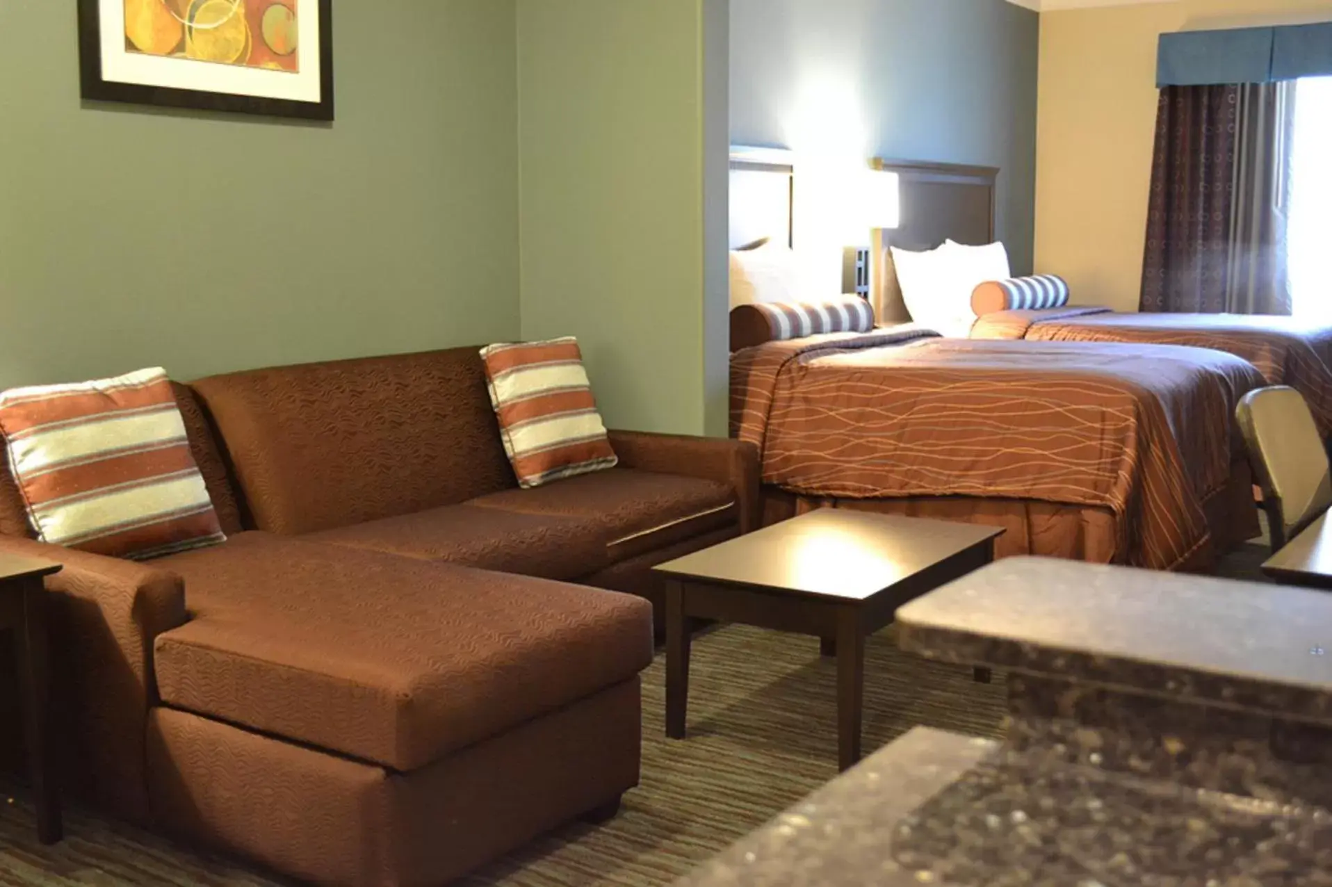Day, Bed in Red River Inn and Suites Day, Bed in Red River Inn and Suites