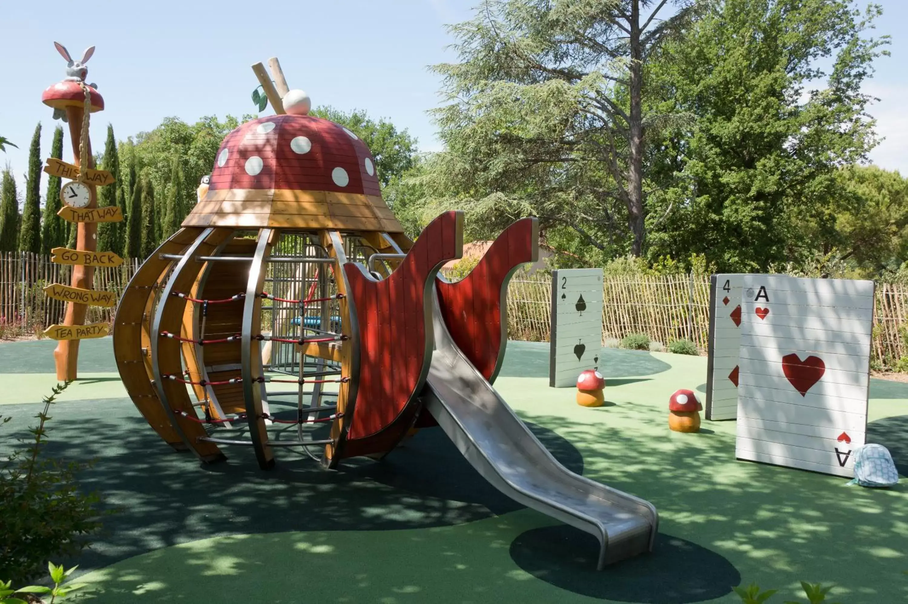 Kids's club, Children's Play Area in Domaine du Mas De Pierre