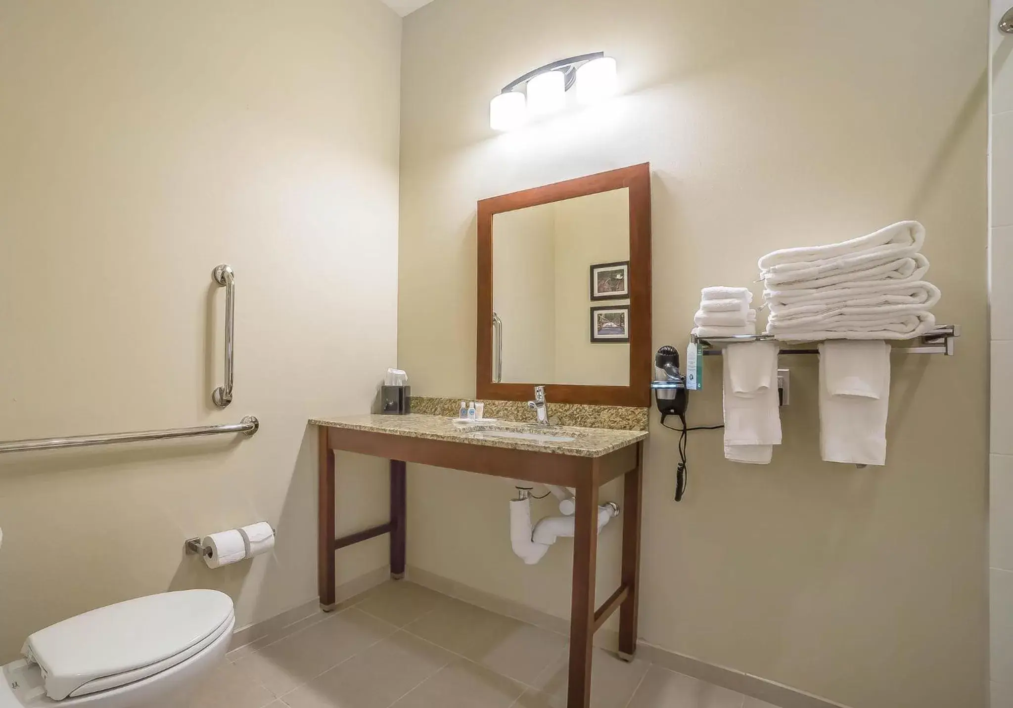 Property building, Coffee/Tea Facilities in Comfort Suites Billings