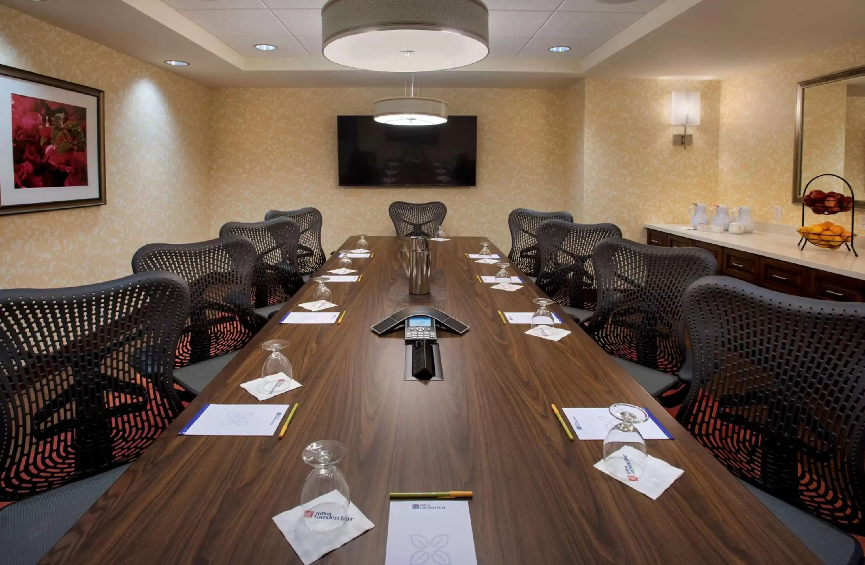 Meeting/conference room in Hilton Garden Inn Chicago Downtown Riverwalk