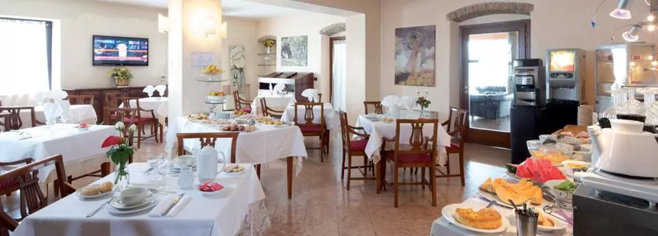 Restaurant/places to eat in Primotel Brescia