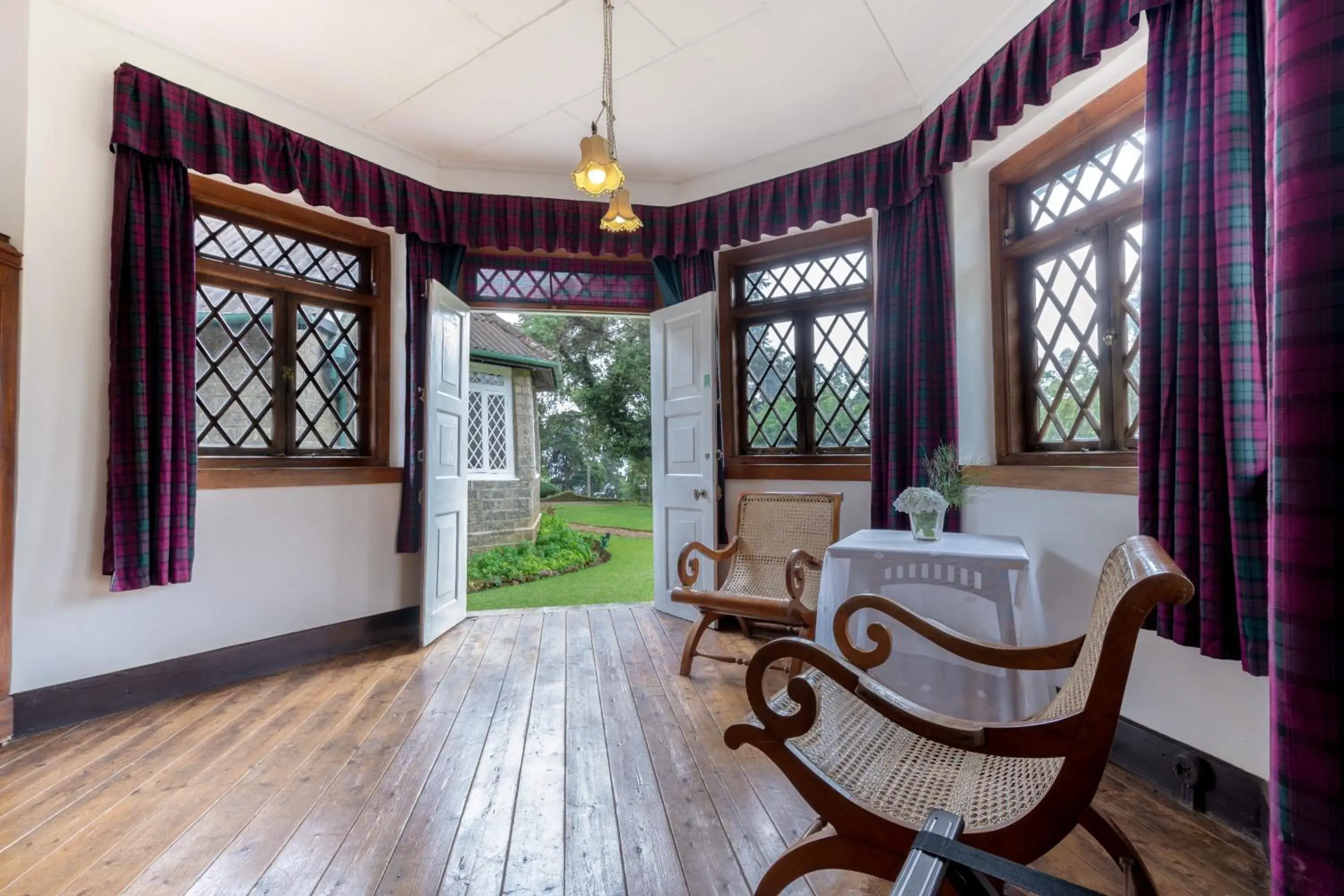 Seating area in Scottish Planter Bungalow- Thema Collection