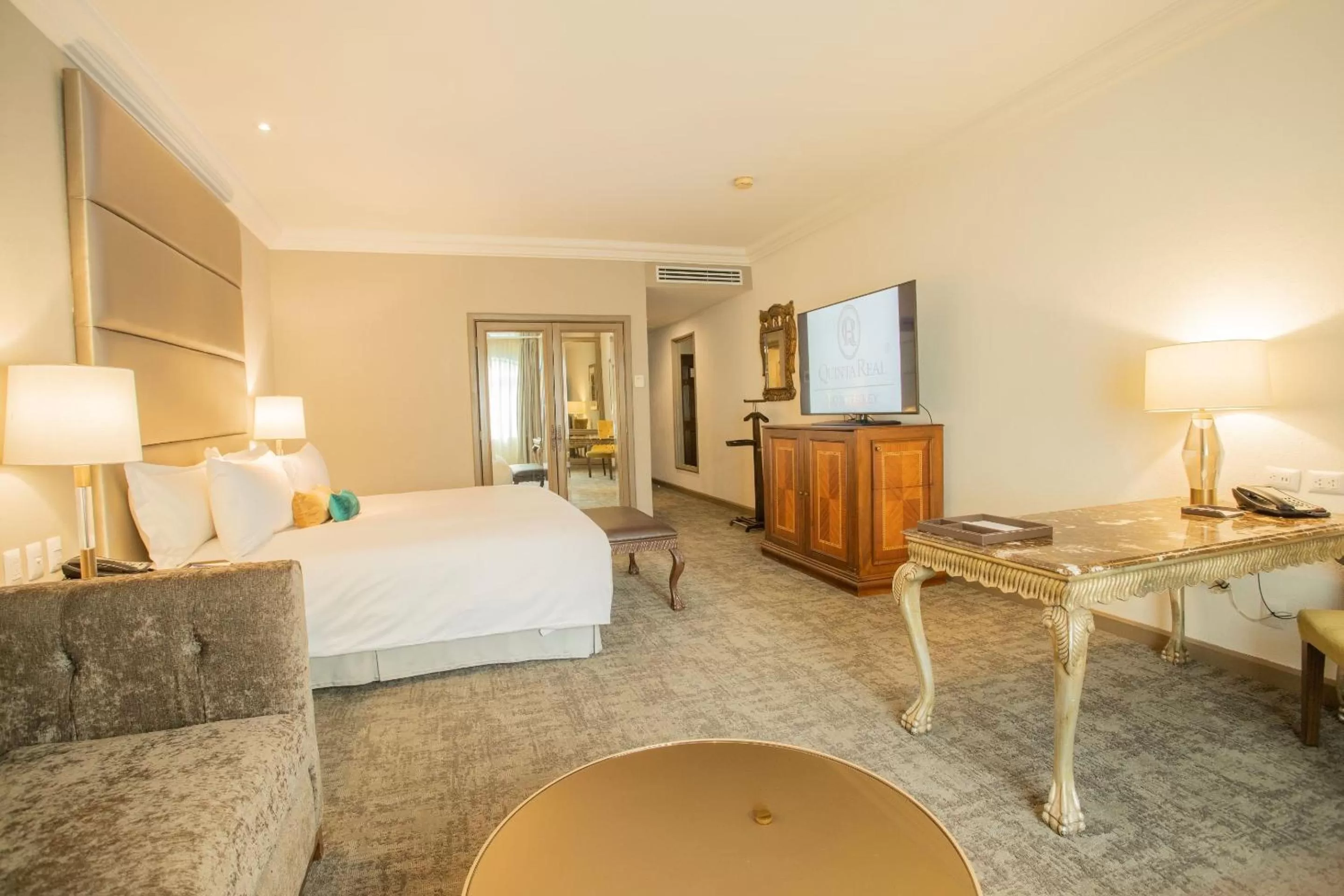 Bedroom, Bed in Quinta Real Monterrey