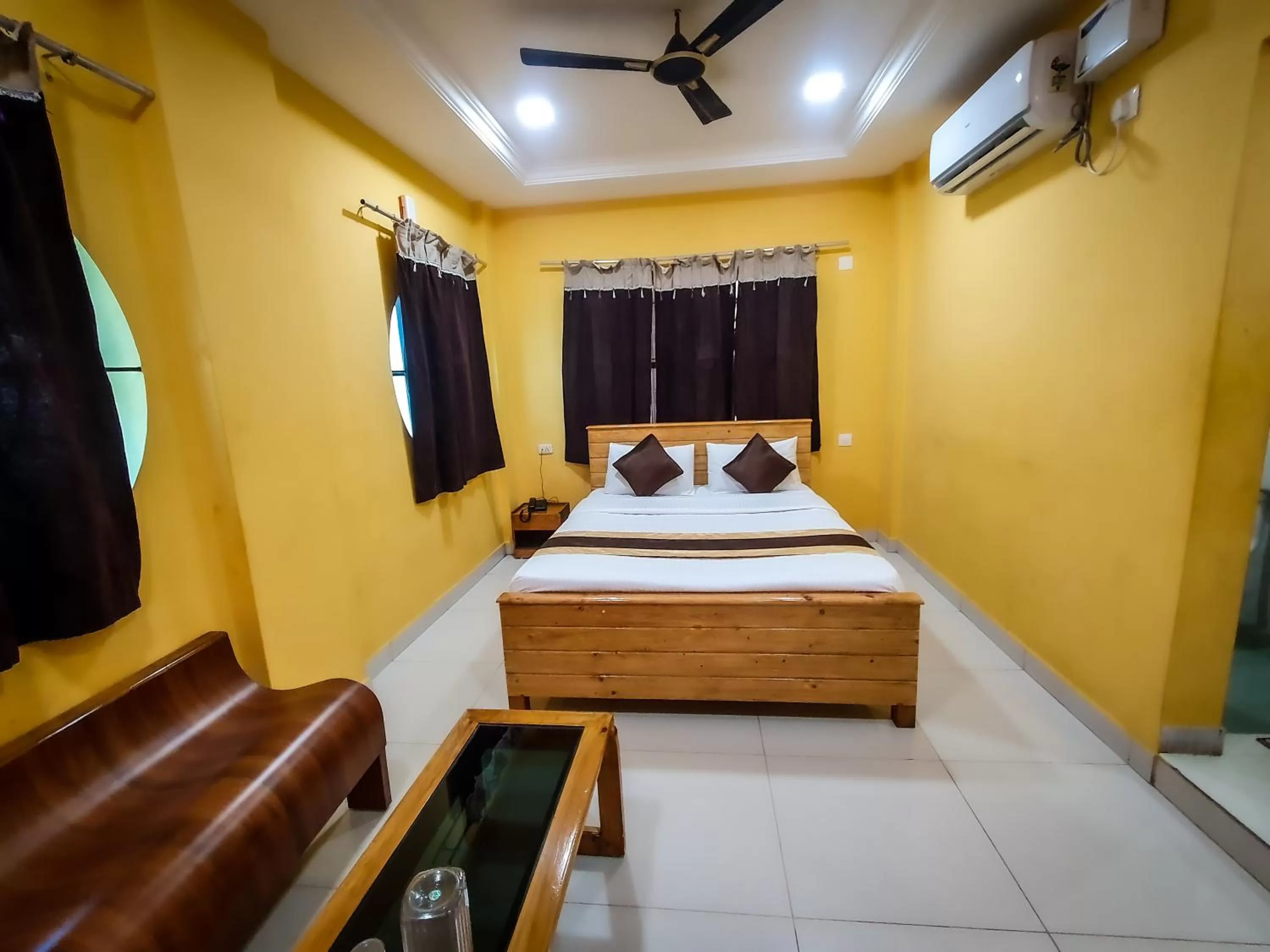 Photo of the whole room in Le Hotel Host