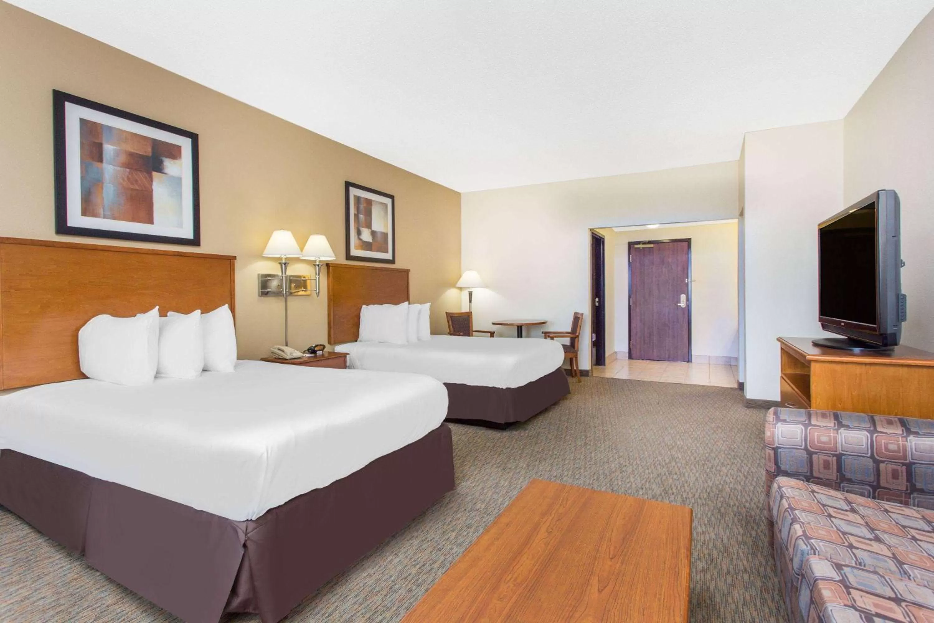 Photo of the whole room, Bed in Days Inn By Wyndham Phenix City Near Fort Moore