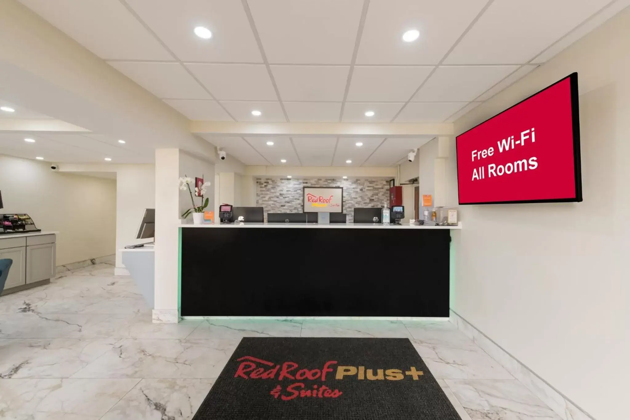 Lobby or reception, Lobby/Reception in Red Roof PLUS & Suites Virginia Beach - Seaside