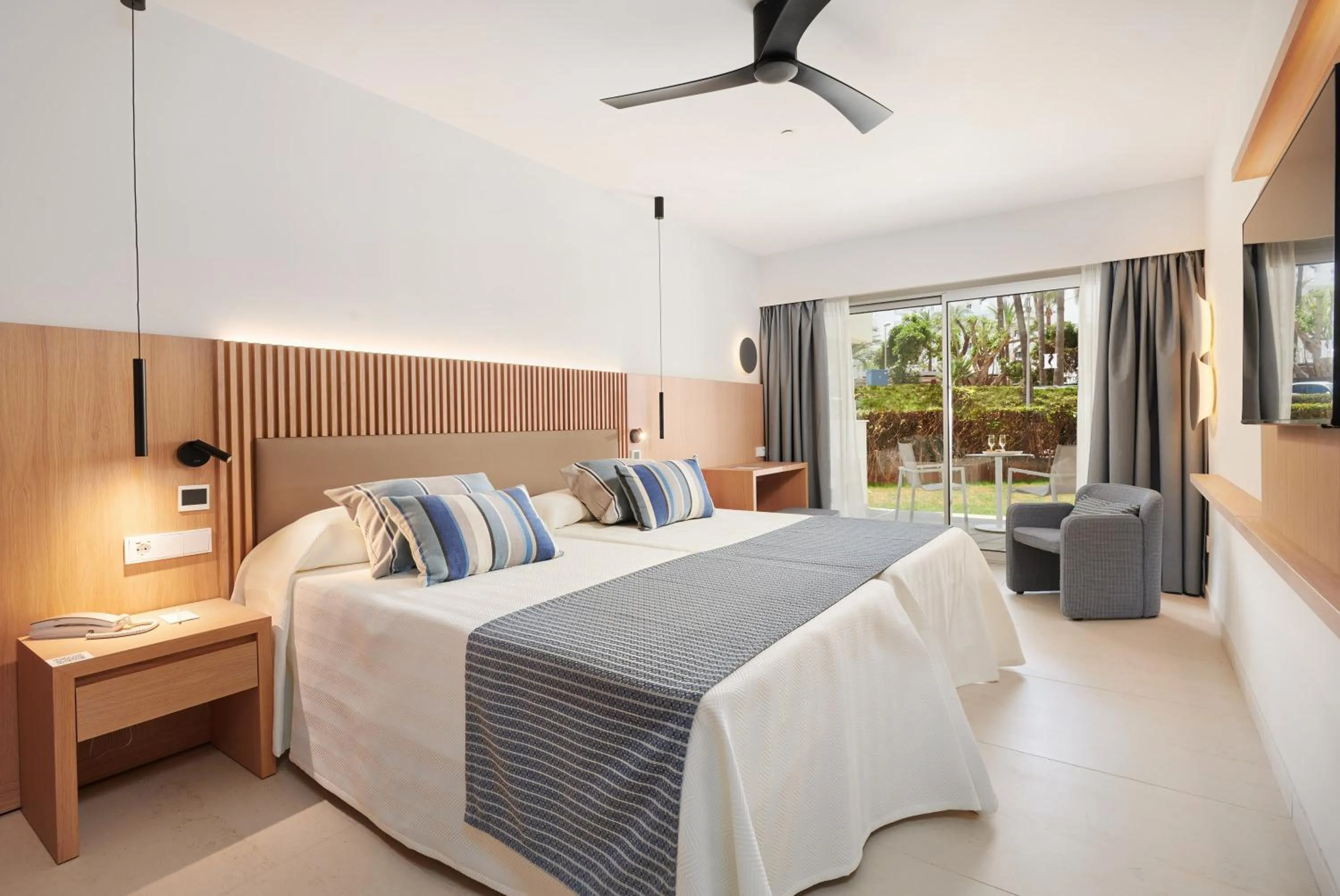 Double or Twin Room in Hipotels Mediterraneo Hotel - Adults Only