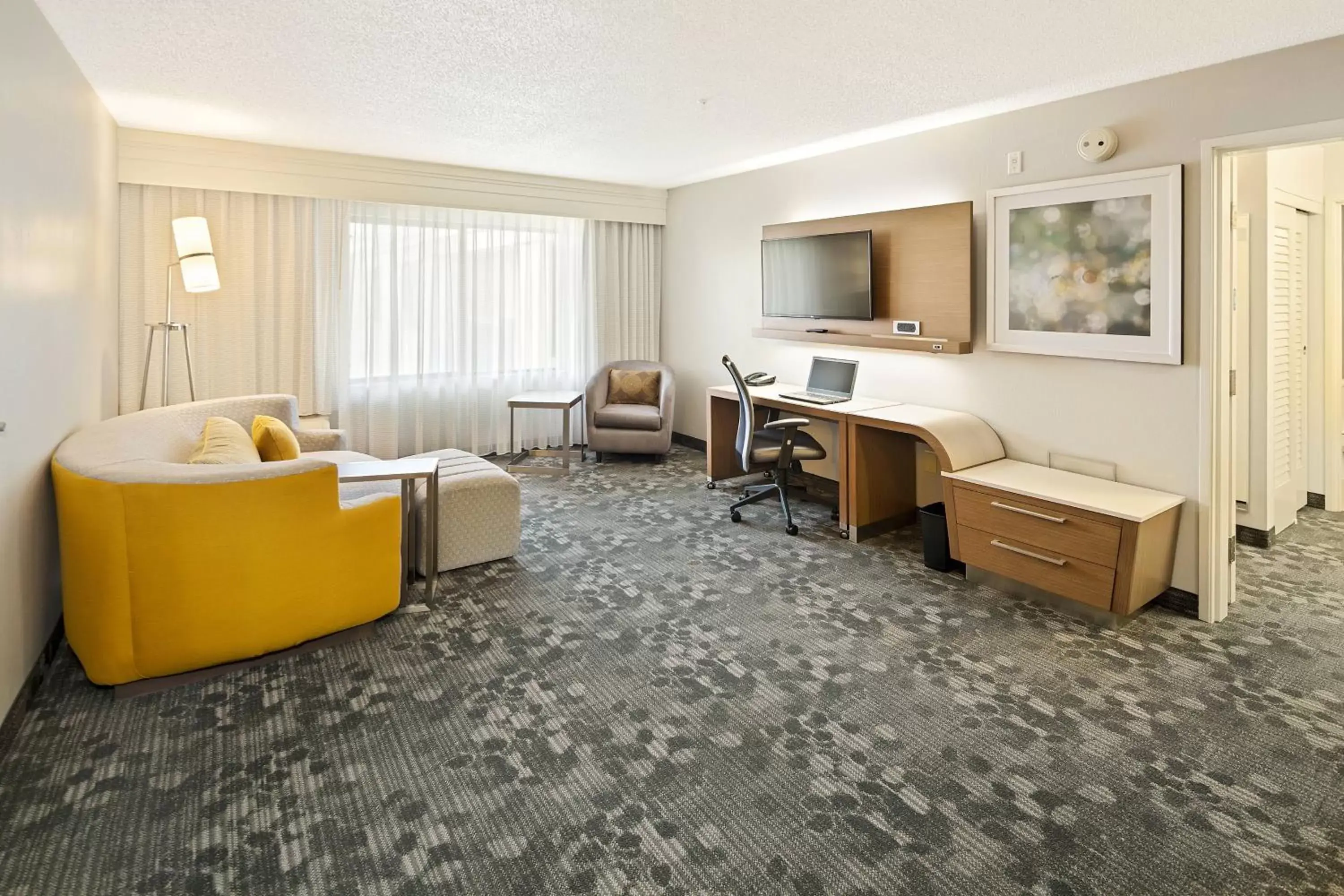 Living room, Seating Area in Courtyard by Marriott Bryan College Station