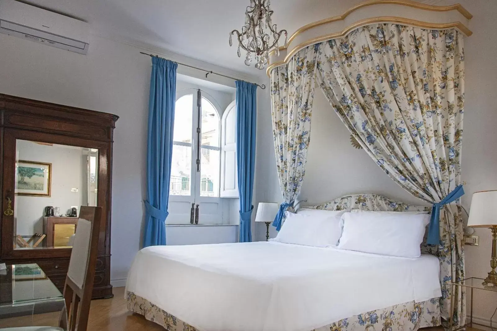 Bed in Palazzo Cherubini - Wellness e Spa