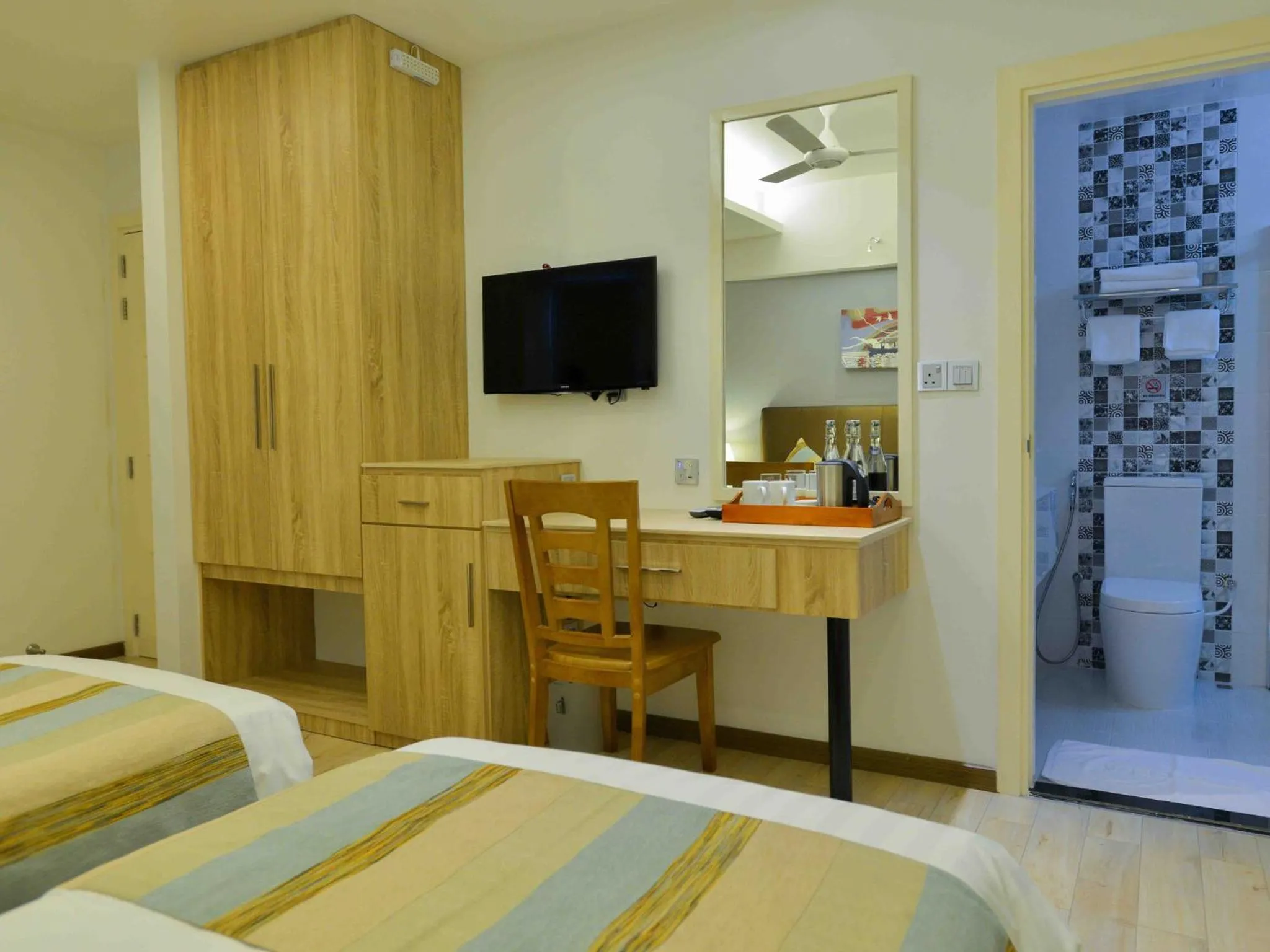 Shower, Bed in Coconut Tree Hulhuvilla Beach