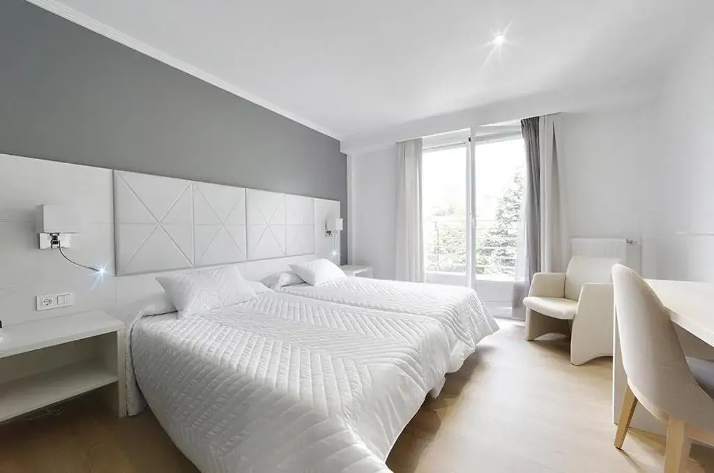 Double Room in Hotel Loiola Double Room in Hotel Loiola